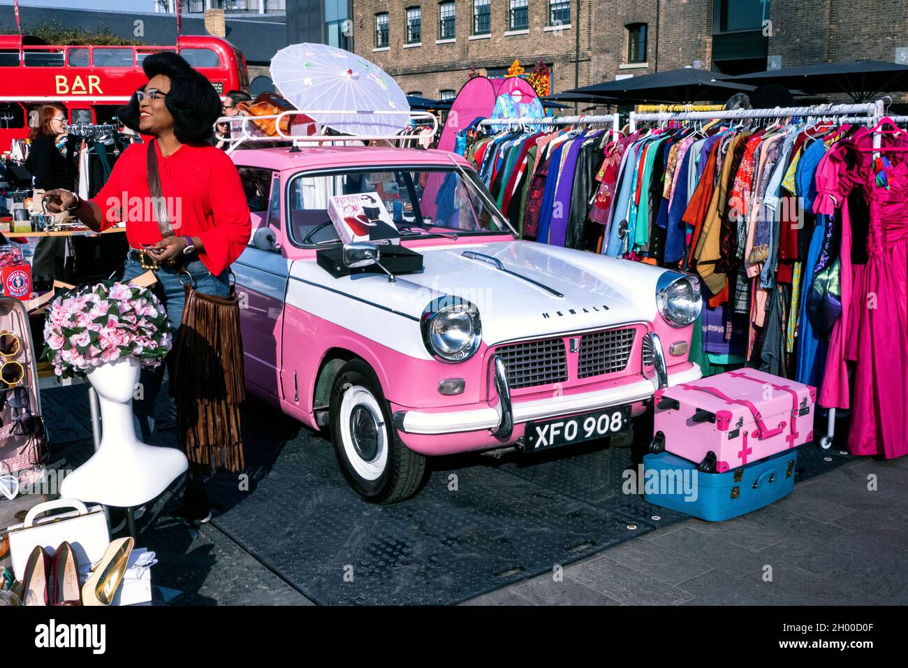 Vendita di stivali da auto classiche al Coal Drops Yard Kings Cross London 9/10/2021 Foto Stock