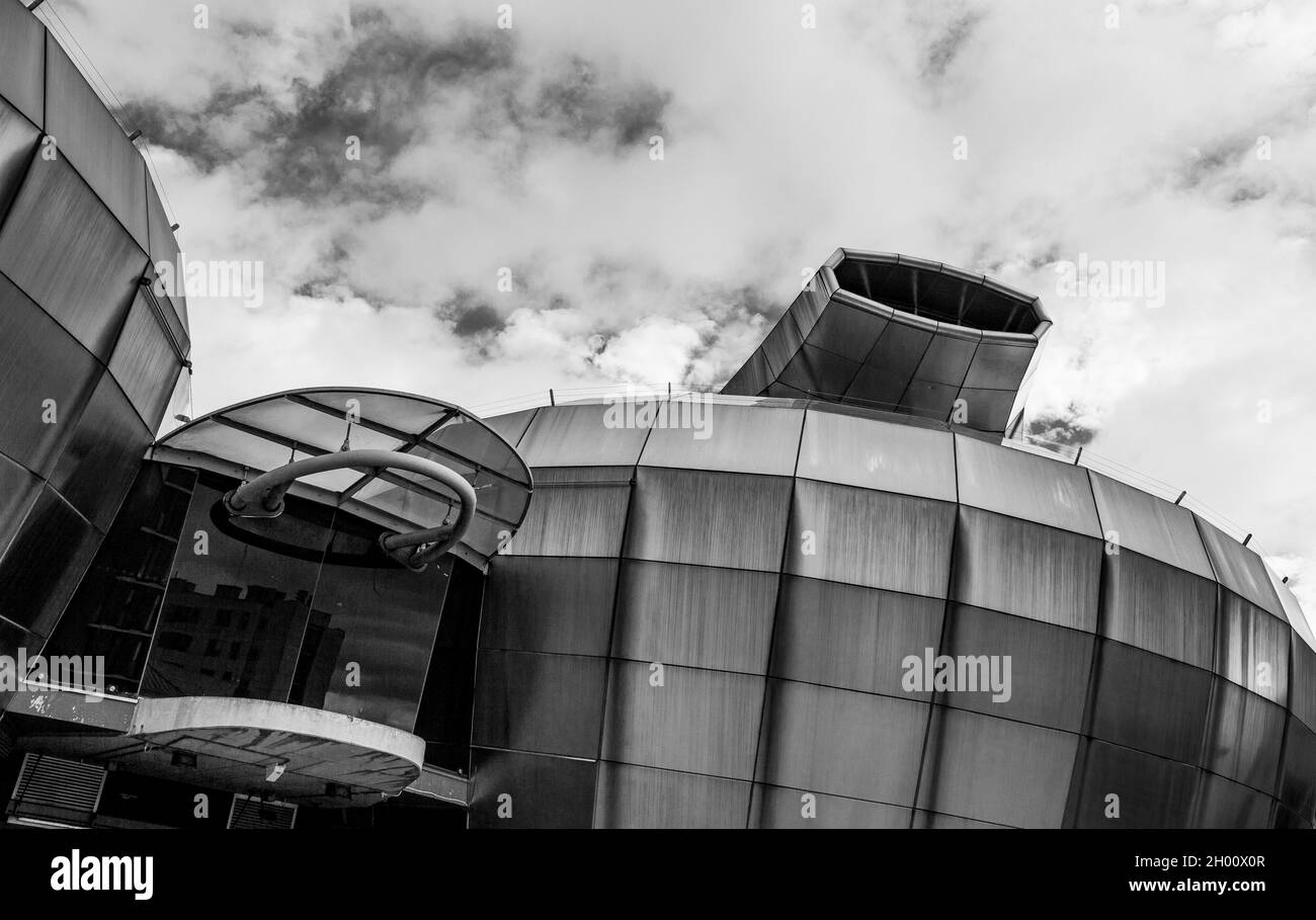 Gli splendidi e insoliti edifici di Sheffield sono molto conosciuti come pietre, tamburi e bollitori per curling Foto Stock