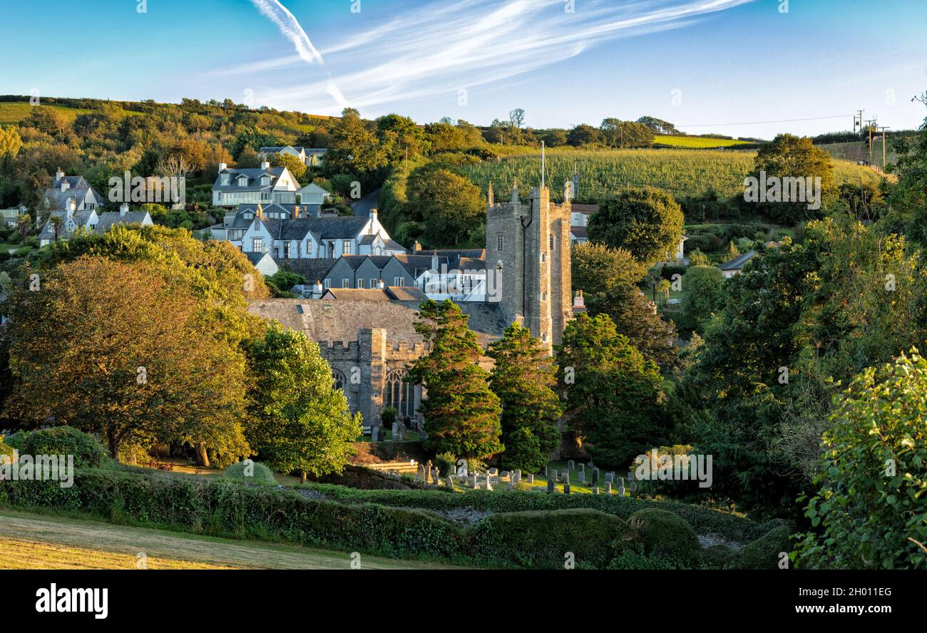 Chiesa di San Giorgio nel villaggio di Dittisham, South Devon, Inghilterra, Regno Unito Foto Stock