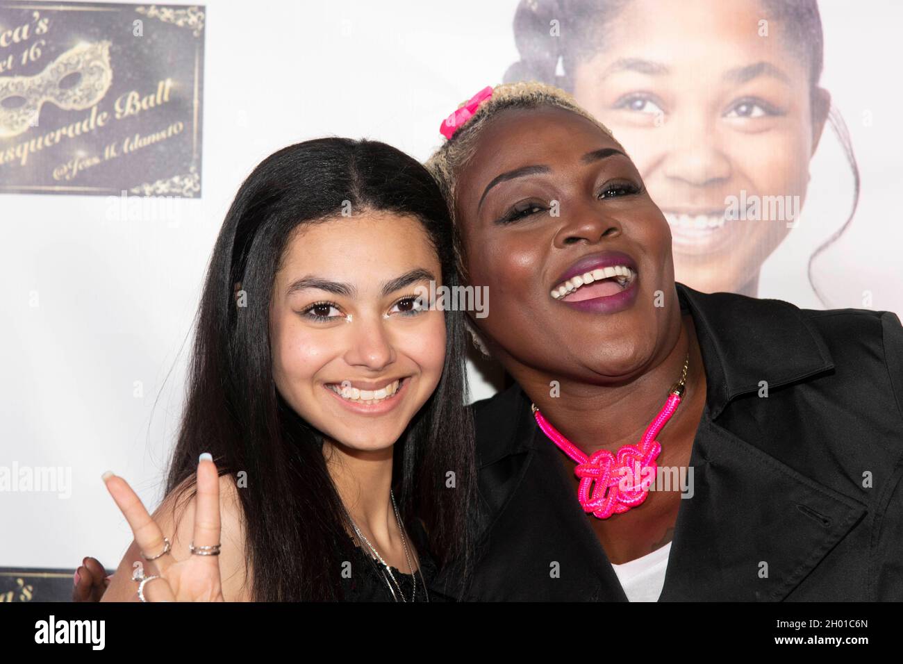 Santa Clarita, California, Stati Uniti. 9 ottobre 2021. Journey Slayton, Melody Trice partecipa al Sweet 16 Masquerade Ball di Jessica Mikayla in residenza privata, Santa Clarita, CA il 9 ottobre 2021 Credit: Eugene Powers/Alamy Live News Foto Stock