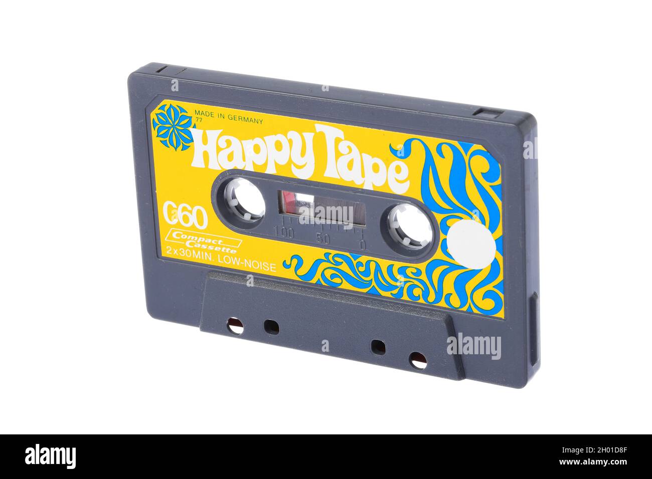 Stoccolma, Svezia - 9 ottobre 2021: Un nastro C60 compatto C60 giallo funky, di marca Happy Tape, prodotto in Germania per il 1977 dalla Agfa-Gevaert AG Foto Stock