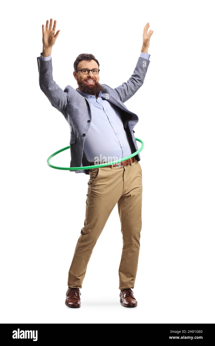 Ritratto a tutta lunghezza di un uomo barbuto che gira un cerchio di hula e sorride isolato su sfondo bianco Foto Stock Ritratto a tutta lunghezza di un uomo barbuto che gira un cerchio di hula e sorride isolato su sfondo bianco Foto Stock