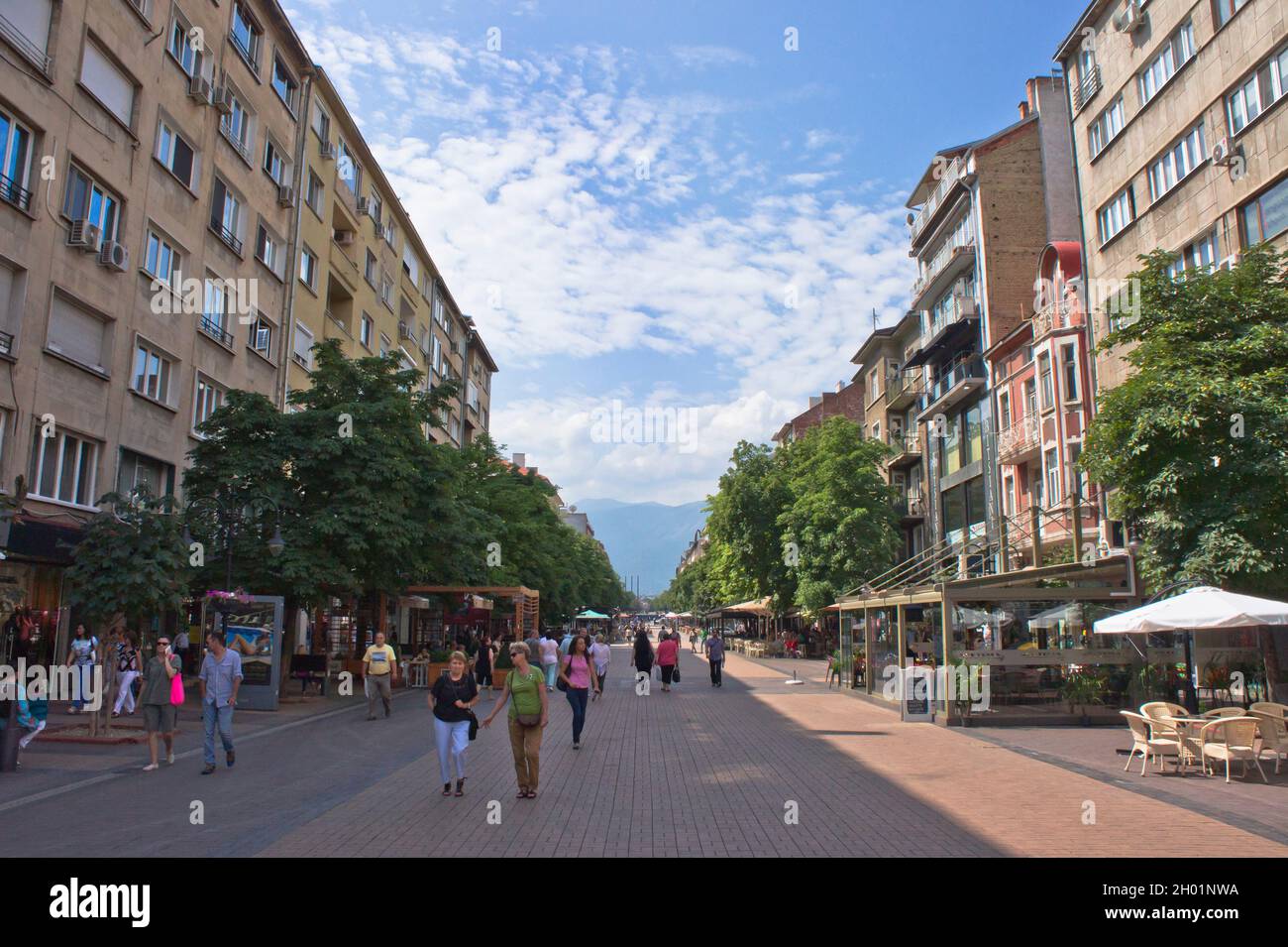 Sofia, vista moderna della strada della città, Bulgaria, Balcani, Europa Foto Stock