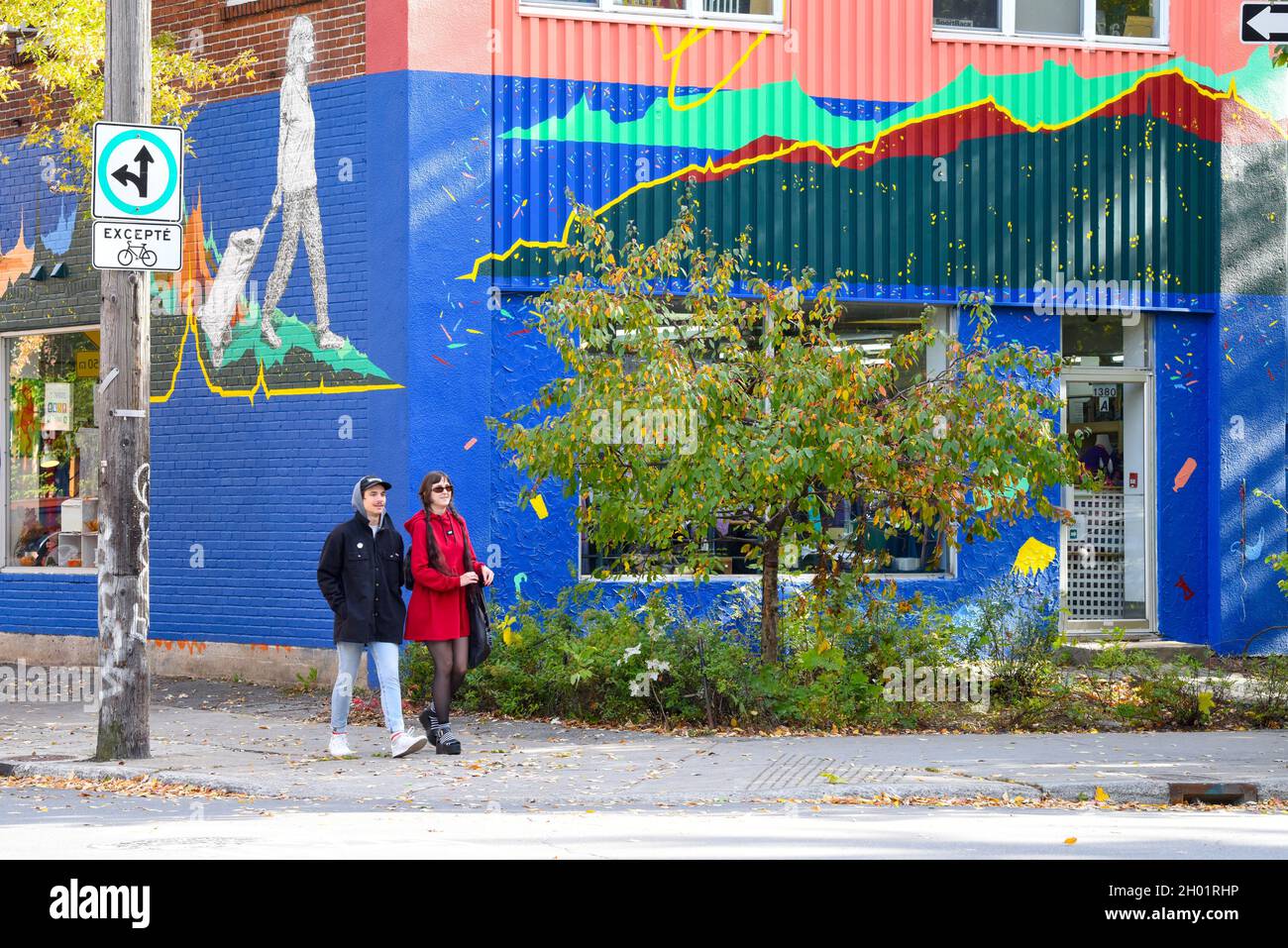 Persone a piedi Plateau Mont Royal zona, Montreal Canada Foto Stock