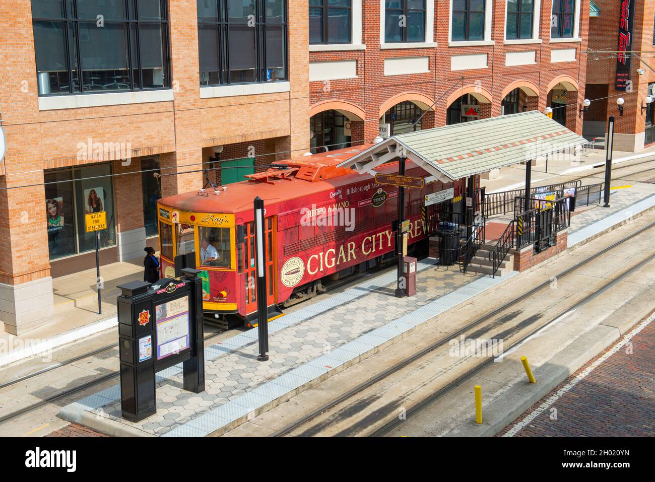 TRAM TECO Line nel centro di Ybor nel distretto storico di Ybor City a Tampa, Florida FL, USA. Foto Stock