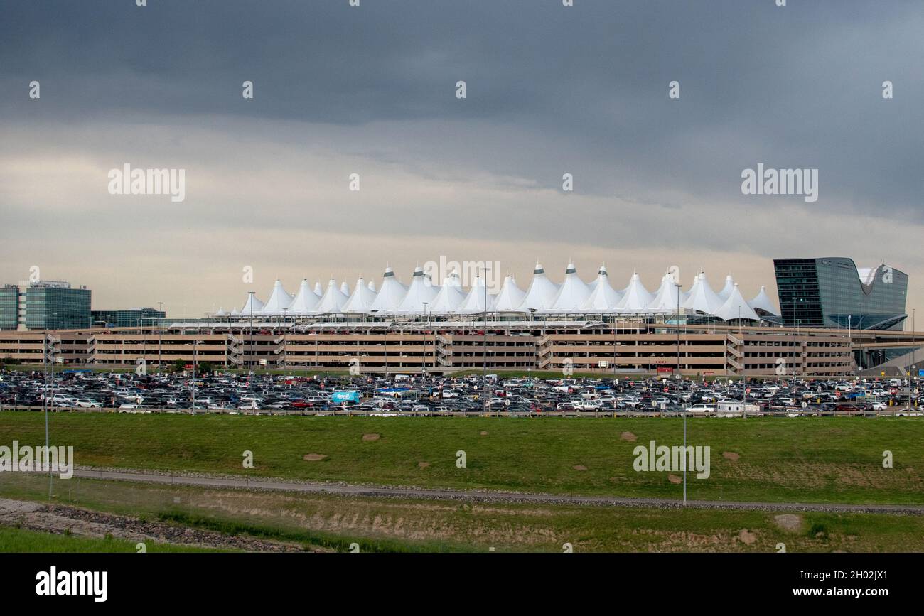 Aurora Colorado 7 Giugno 2021 USA; l'aeroporto internazionale di Denver è un terminal molto trafficato situato vicino ad Aurora sulle pianure del Colorado Foto Stock