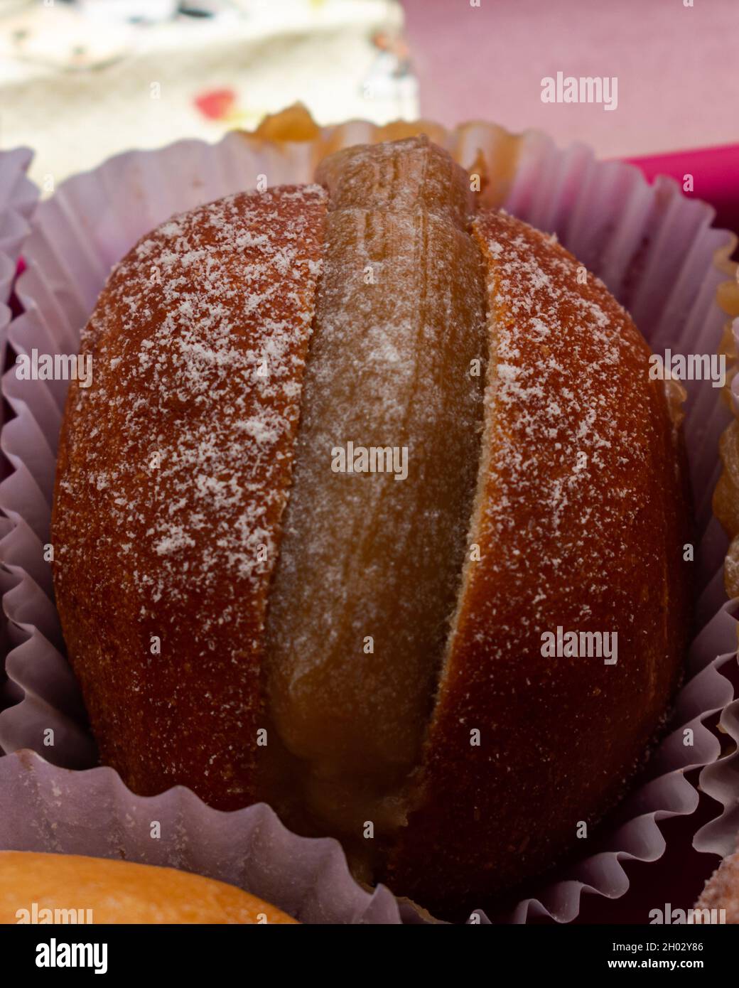 Primo piano di una vera ciambella vegana Foto Stock