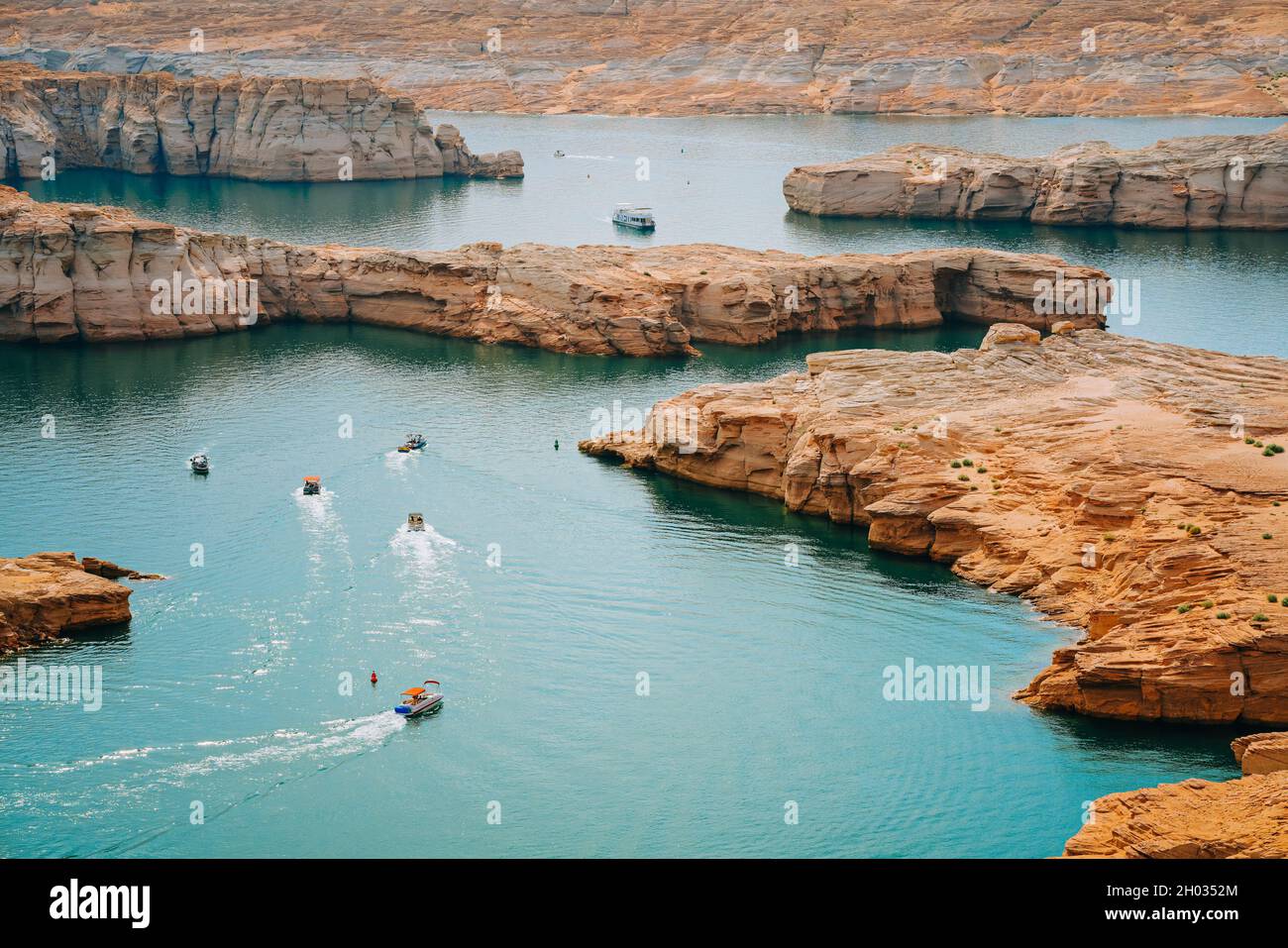 Le barche sul lago Powell, Utah meridionale, si affacciano Foto Stock