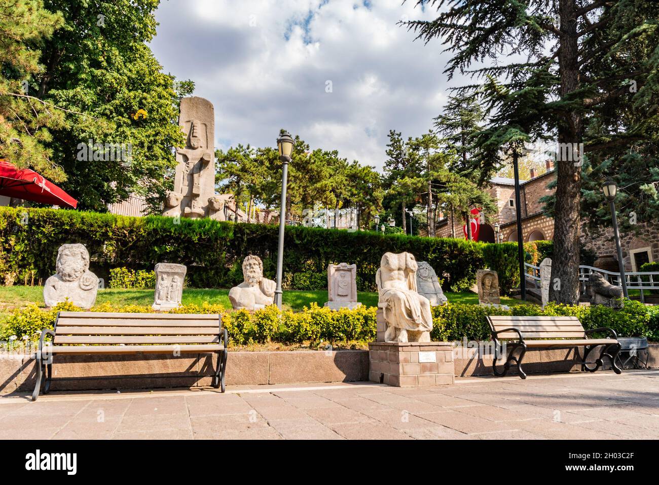 Ankara Museo delle civiltà Anatoliche Vista pittoresca mozzafiato delle statue in un giorno del cielo blu in estate Foto Stock