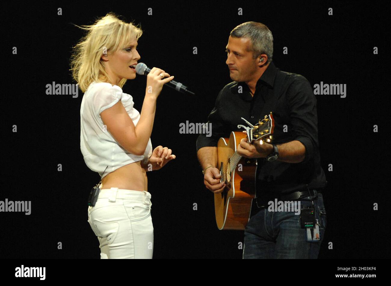 Milano Italia 2007-06-01: Concerto dal vivo di Natasha Bedingfield al Datch Forum Assago Foto Stock