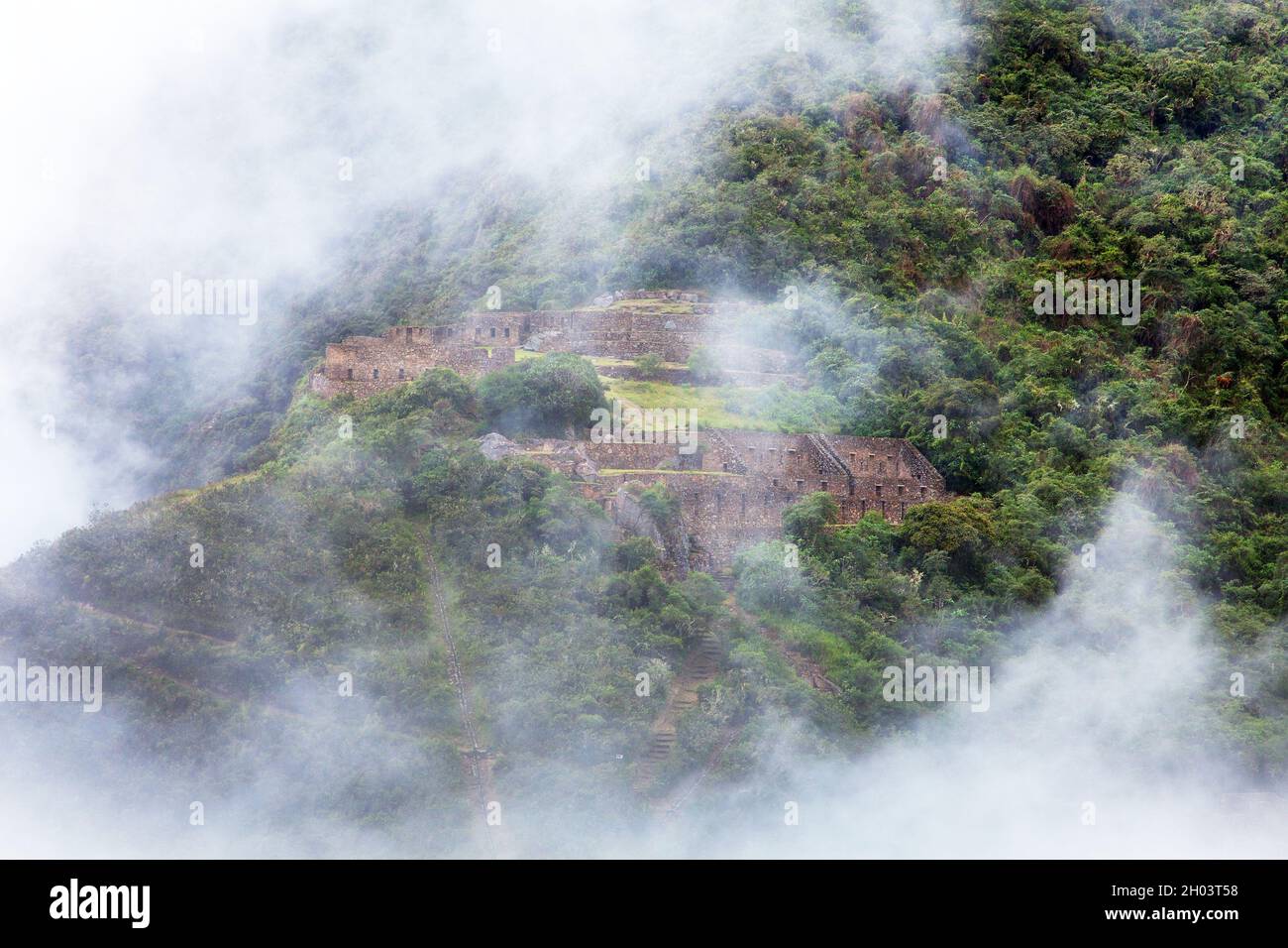 Choquequirao, una delle migliori rovine Inca del Perù. Sentiero escursionistico Choquequirao Inca vicino a Machu Picchu. Regione di Cuzco in Perù Foto Stock
