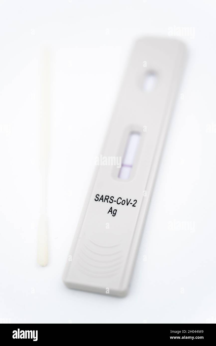 Test di flusso laterale rapido per SARS-COV-2 AG - test rapido per Covid-19 Foto Stock