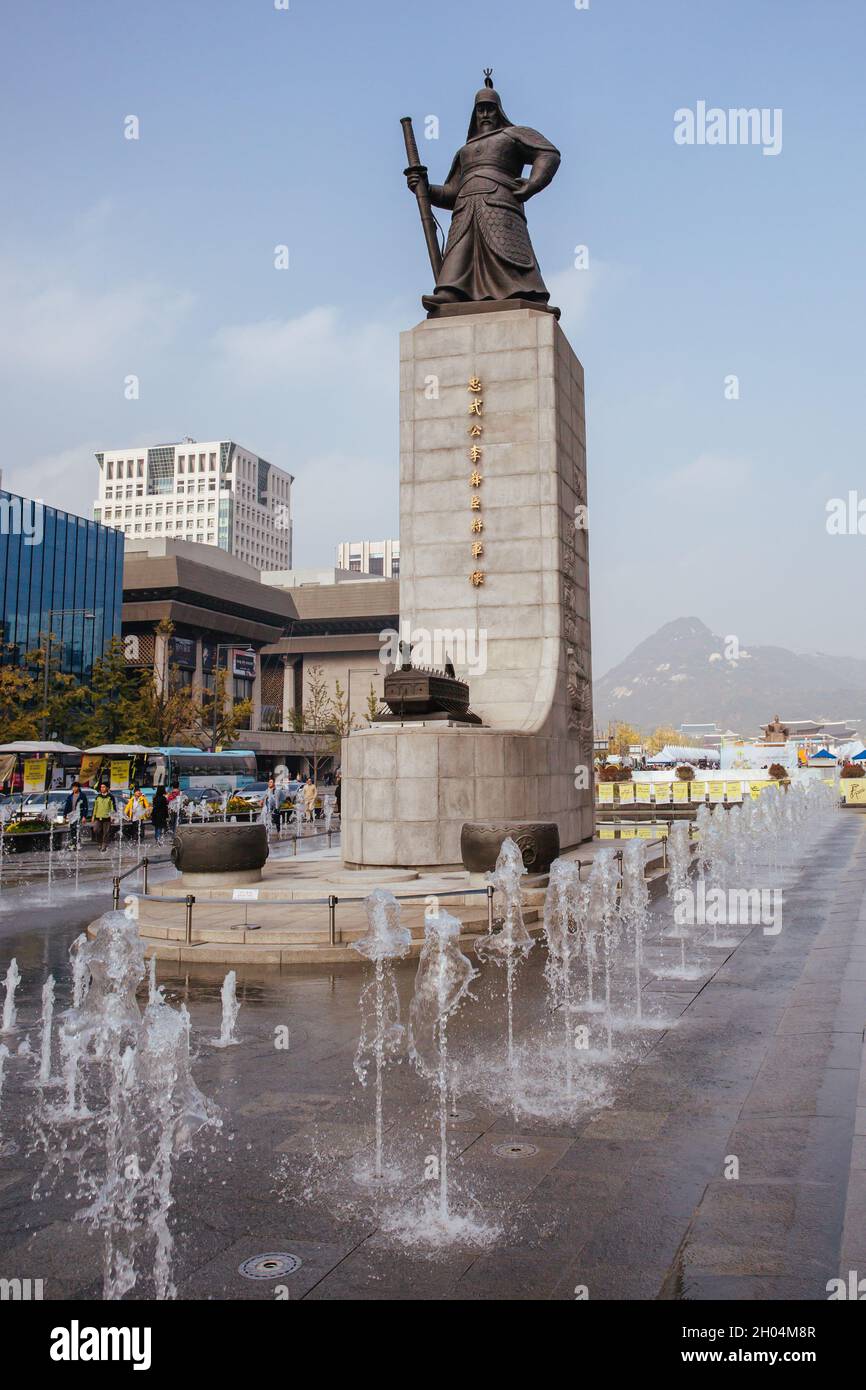 Statua dell'Ammiraglio Yi Sun Shin nella Corea del Sud Foto Stock