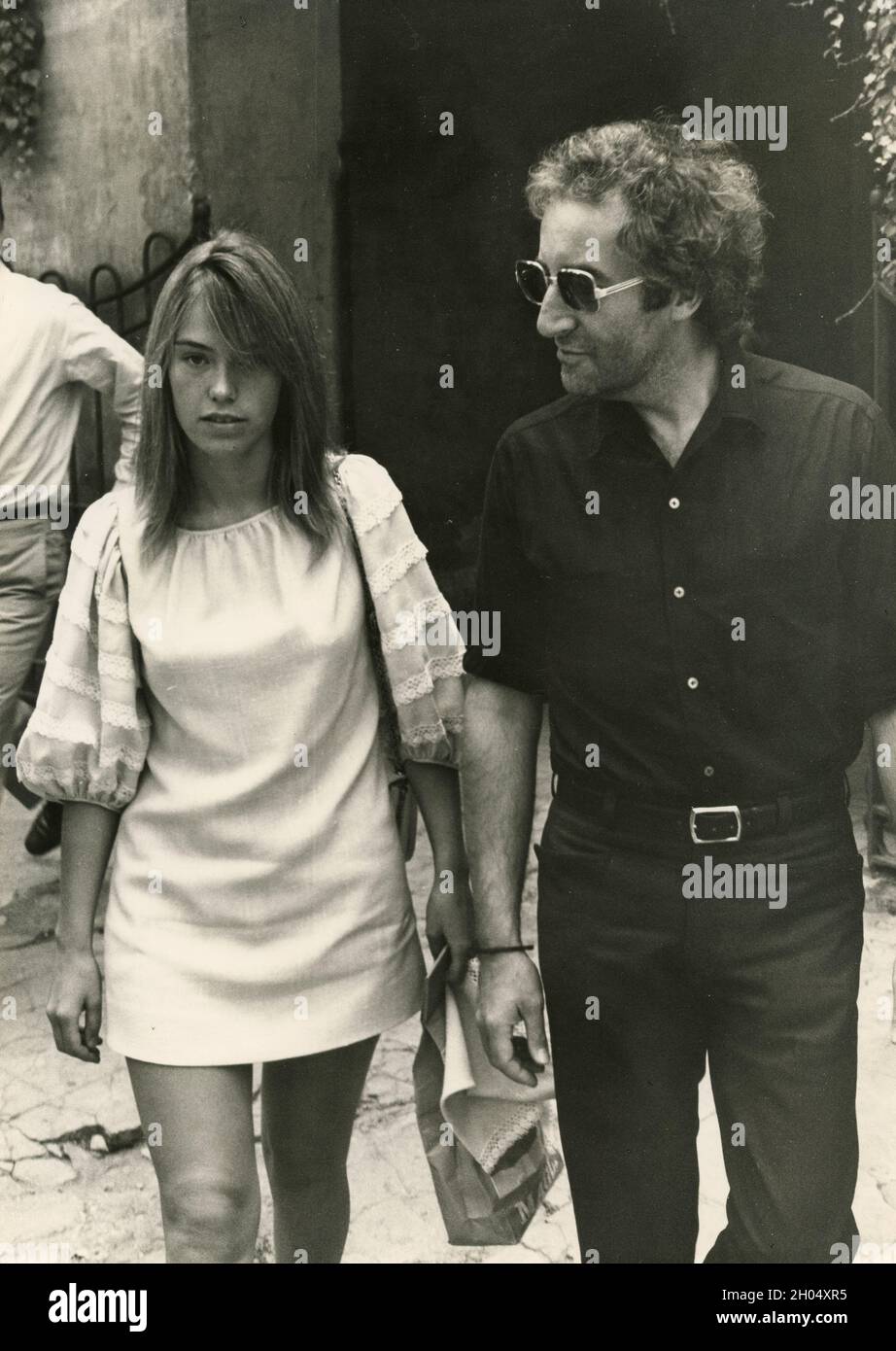 Attore e comico britannico Peter Sellers e attrice svedese Britt Ekland, anni '70 Foto Stock