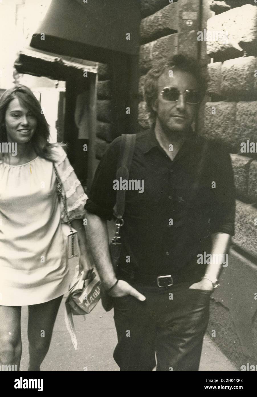 Attore e comico britannico Peter Sellers e attrice svedese Britt Ekland, anni '70 Foto Stock