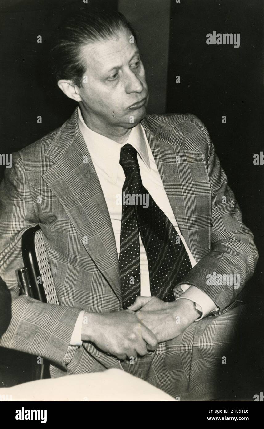 Giornalista italiano Emilio Rossi, anni '70 Foto Stock