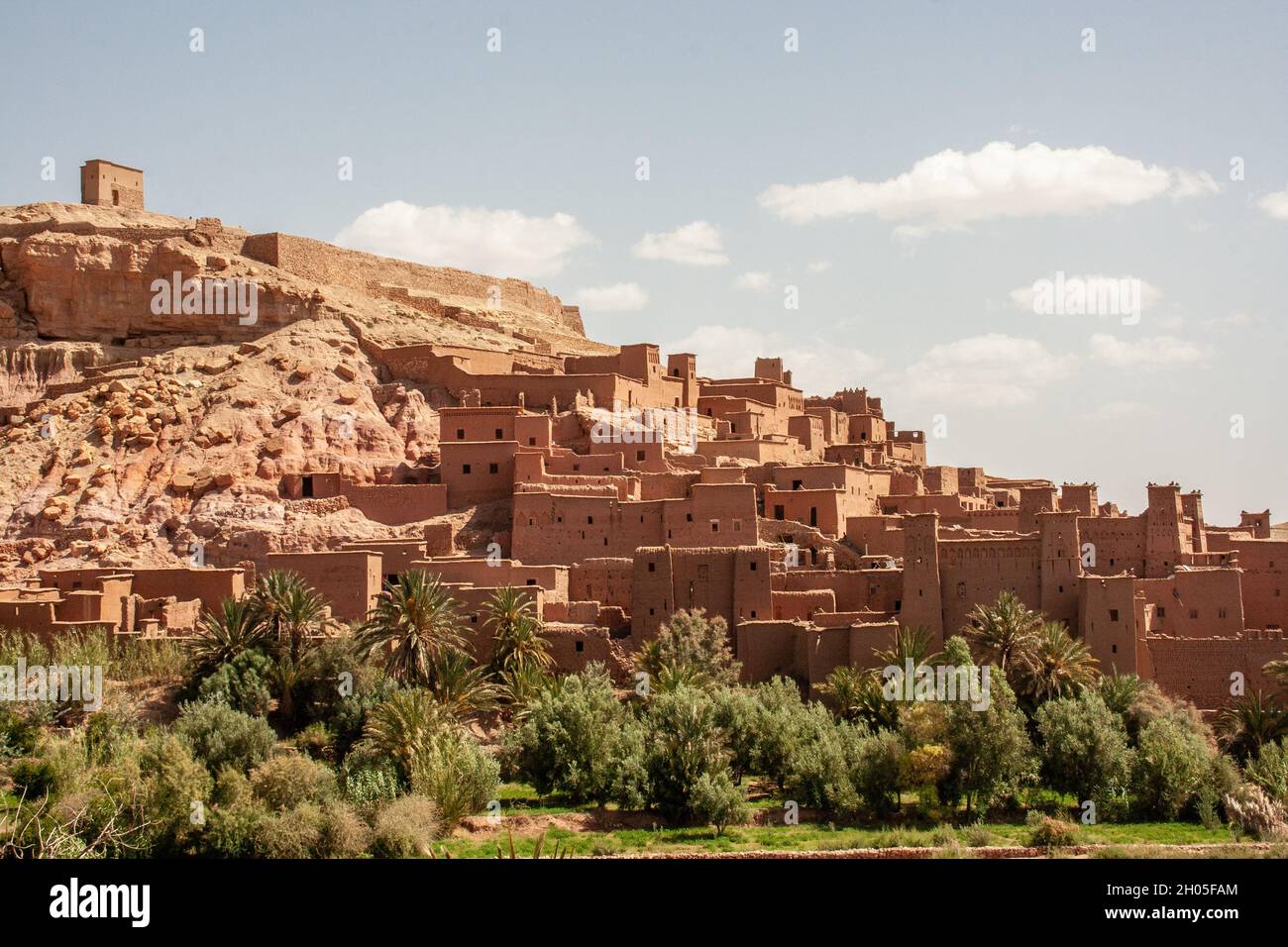 Paesaggio e paesaggio vicino alla città di Asni è una piccola città ai piedi delle montagne dell'Alto Atlante vicino a Marrakesh, Marocco. Foto Stock
