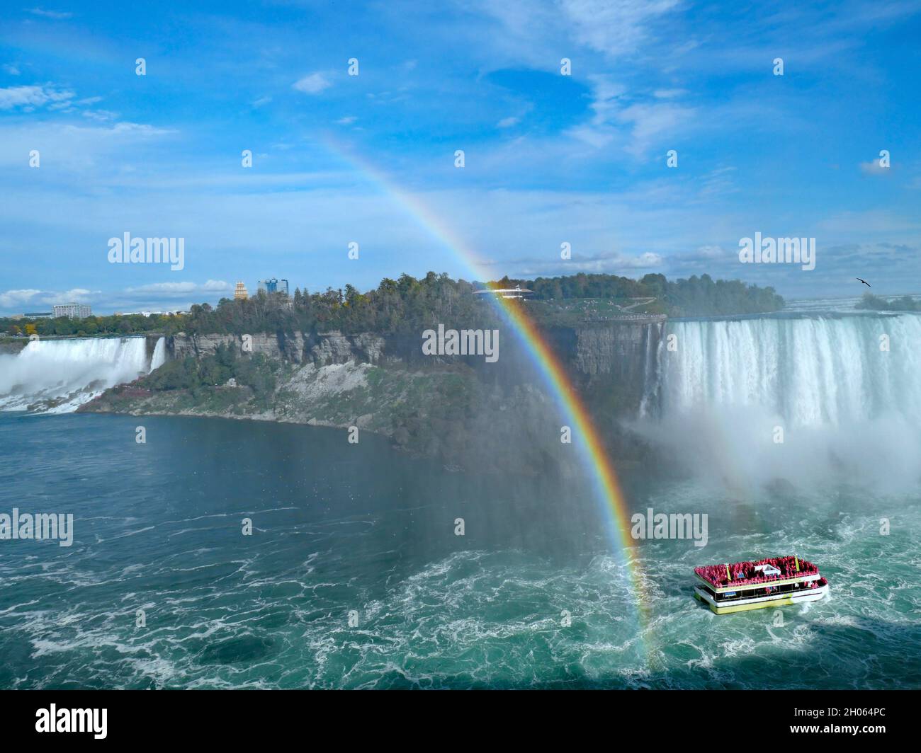 Cascate del Niagara con nebbia e arcobaleno Foto Stock