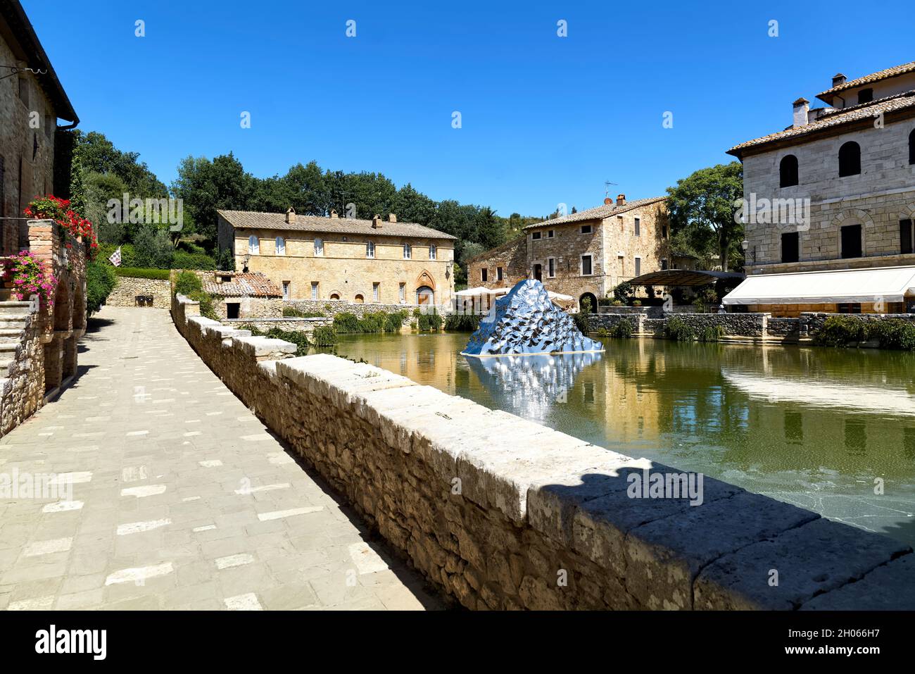 Chiesa di san giovanni battista a bagno vignoni immagini e fotografie