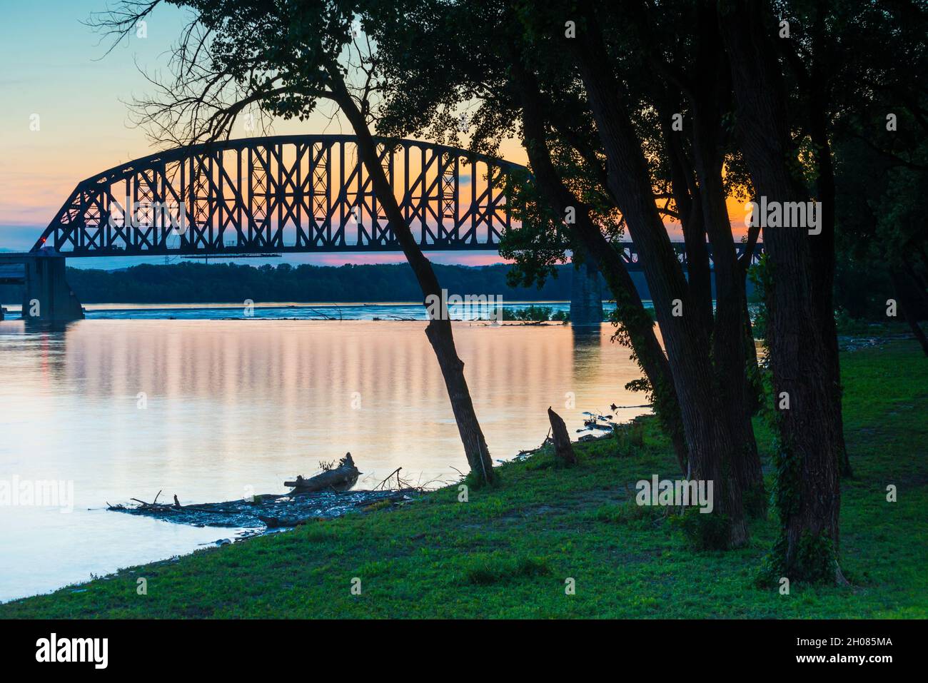 Ponte levatoio della Ferrovia della 14th Street al tramonto tra Louisville, Kentucky, e Jeffersonville, Indiana Foto Stock