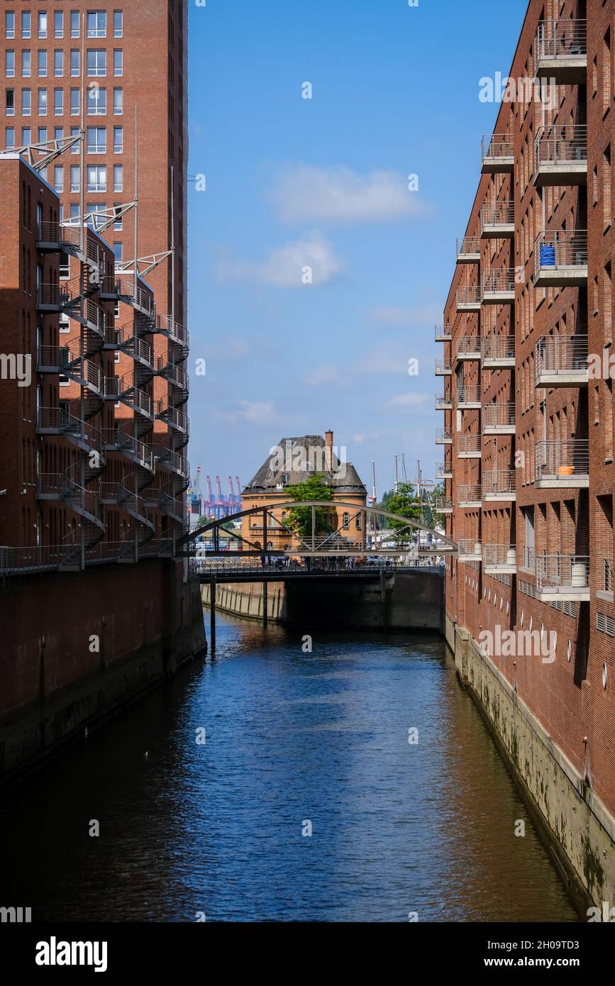 '25.06.2021, Germania, Amburgo, Amburgo - magazzini nella Speicherstadt, nella stazione di polizia del porto posteriore. 00X210625D541CAROEX.JPG [VERSIONE MODELLO: N Foto Stock