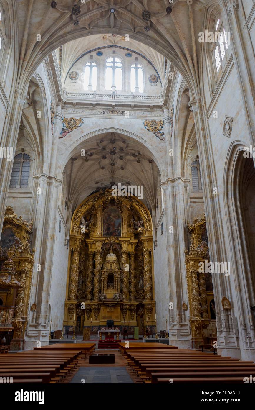 Interno della chiesa del convento di San Esteban in provincia di Salamanca, Spagna Foto Stock