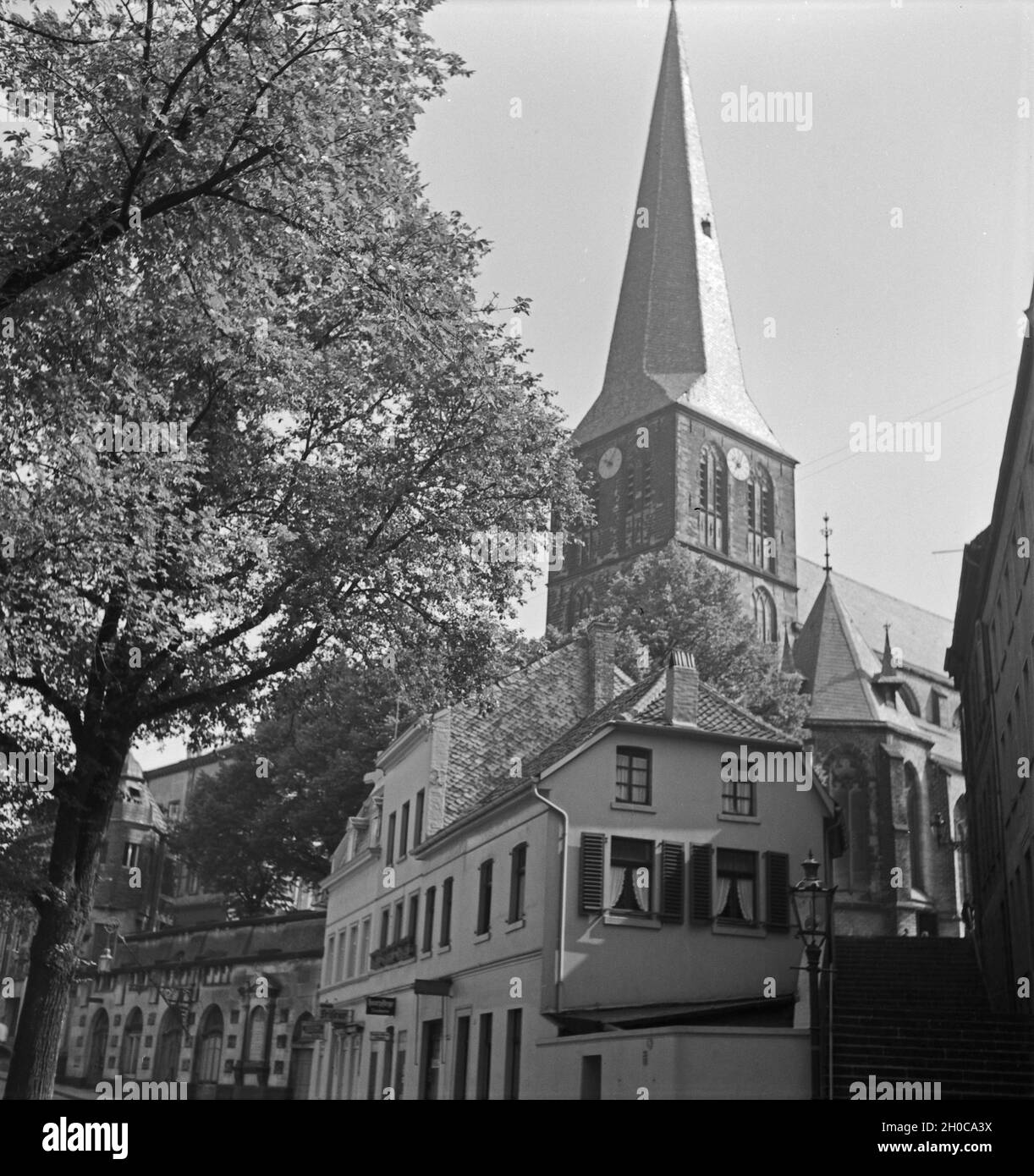 Die Pfarrkirche San Mariae assunta in Gladbach, Deutschland 1930er Jahre. Santa Maria Assunta la chiesa al Gladbach, Germania 1930s. Foto Stock