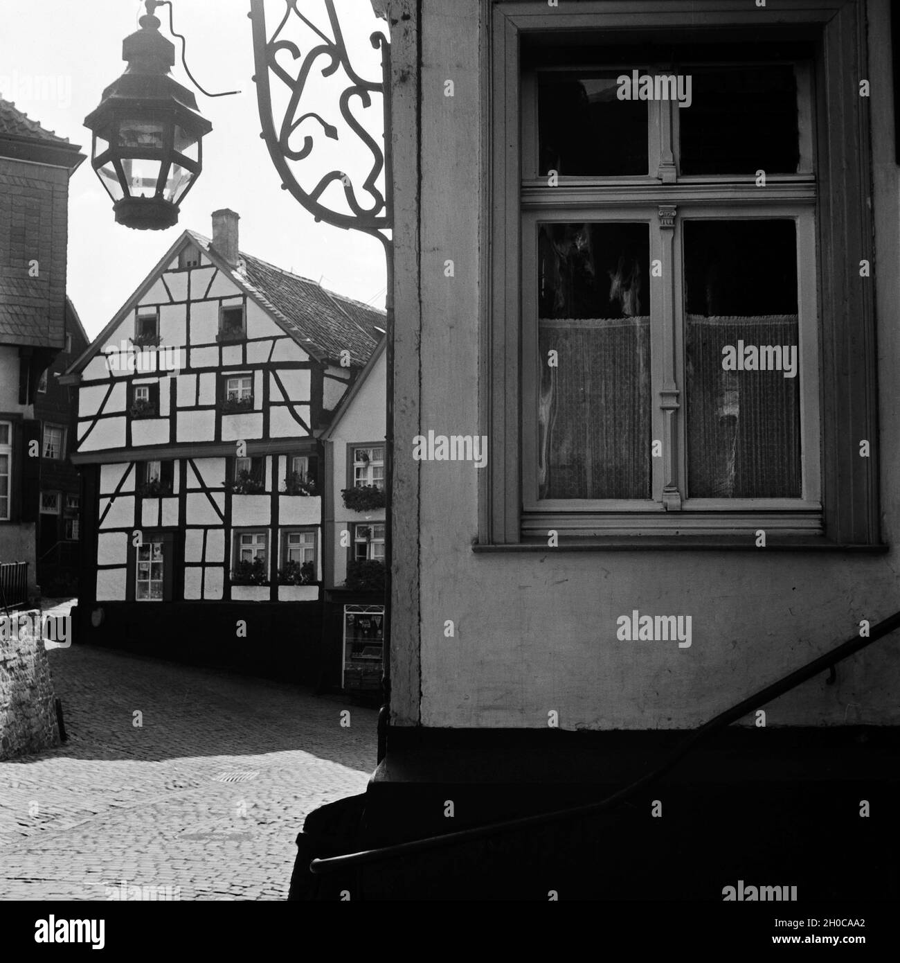 In der Altstadt von Mülheim an der Ruhr, Deutschland 1930er Jahre. Presso la vecchia città di Muelheim, Germania 1930s. Foto Stock
