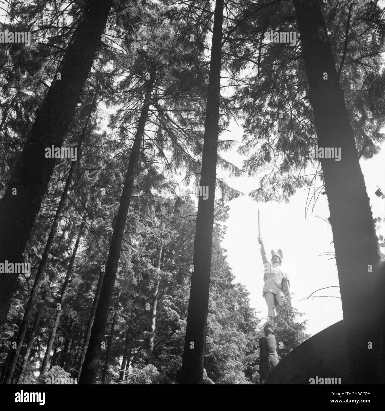 Das Hermannsdenkmal in der Nähe von Hiddesen bei Detmold, Deutschland 1930er Jahre. Hermann monumento accanto a Hiddesen vicino a Detmold, Germania 1930s. Foto Stock