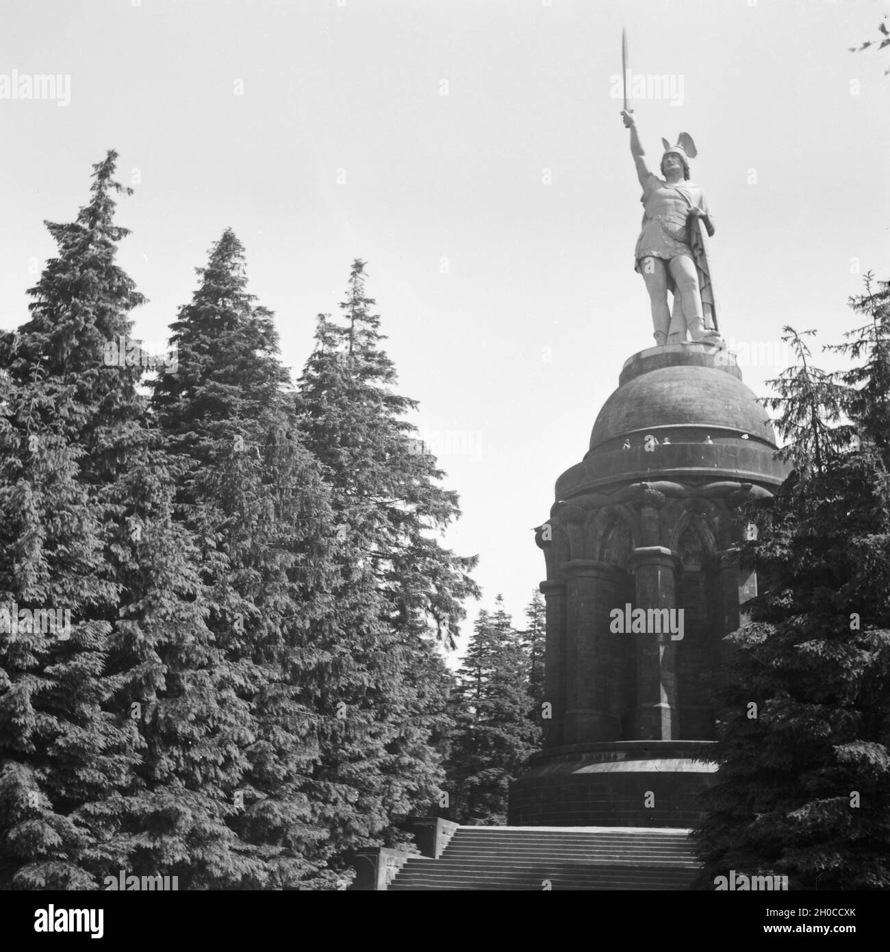 Das Hermannsdenkmal in der Nähe von Hiddesen bei Detmold, Deutschland 1930er Jahre. Hermann monumento accanto a Hiddesen vicino a Detmold, Germania 1930s. Foto Stock