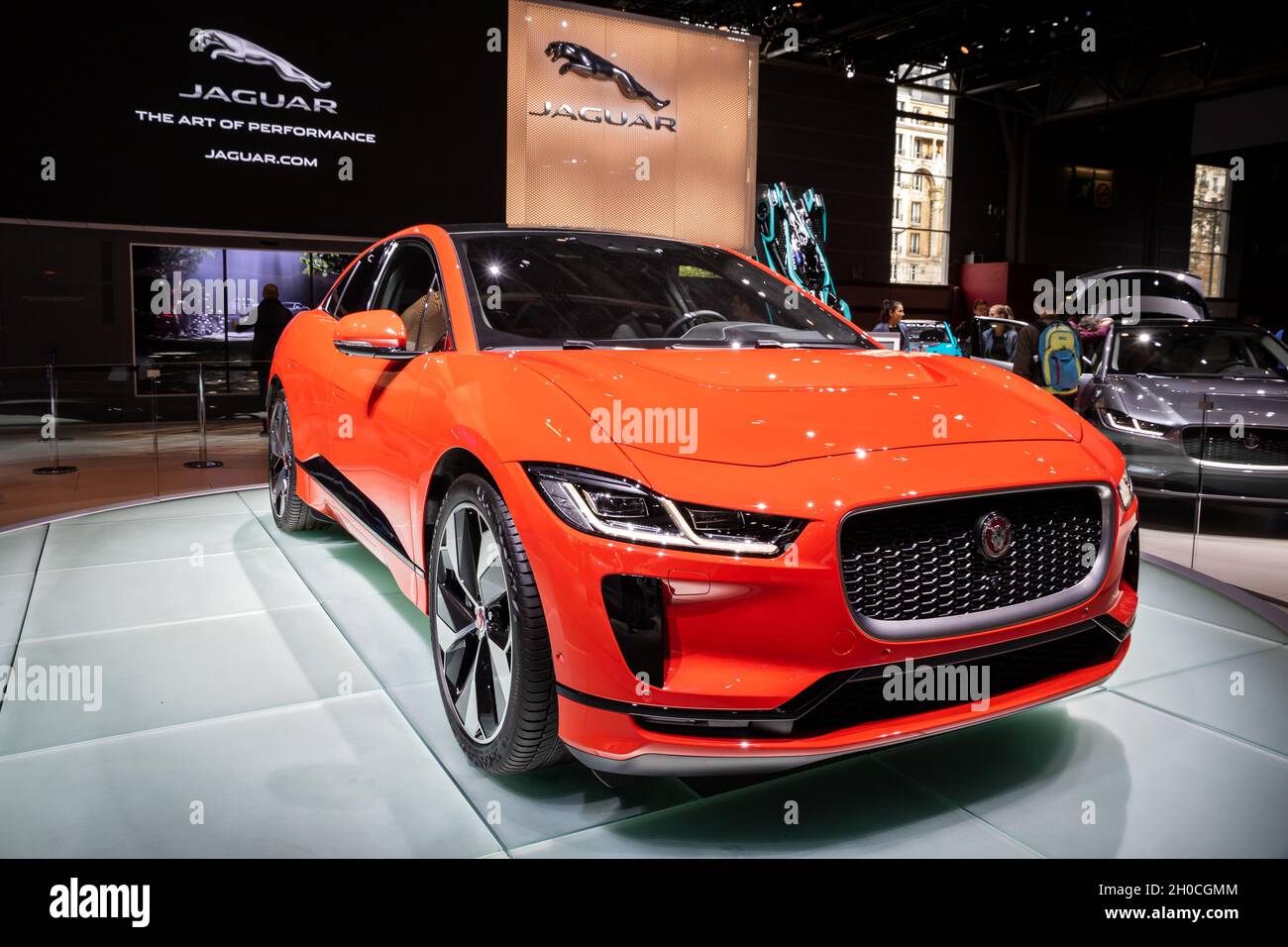 Vettura elettrica suv Jaguar i-pace presentata al Salone di Parigi. Parigi, Francia - 2 ottobre 2018. Foto Stock