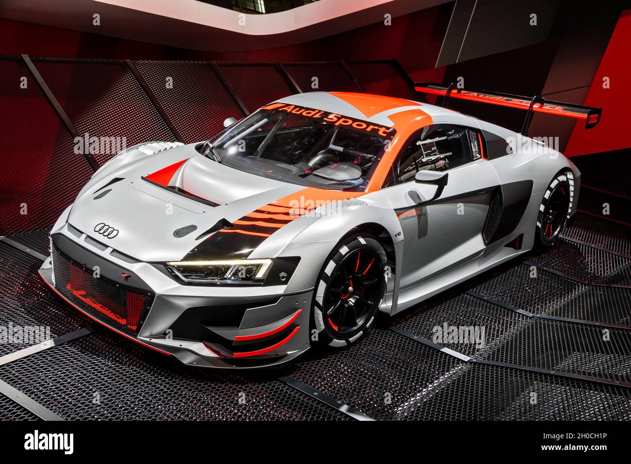 Audi R8 LMS GT3 vettura sportiva presentata al Salone di Parigi. Parigi, Francia - 2 ottobre 2018. Foto Stock