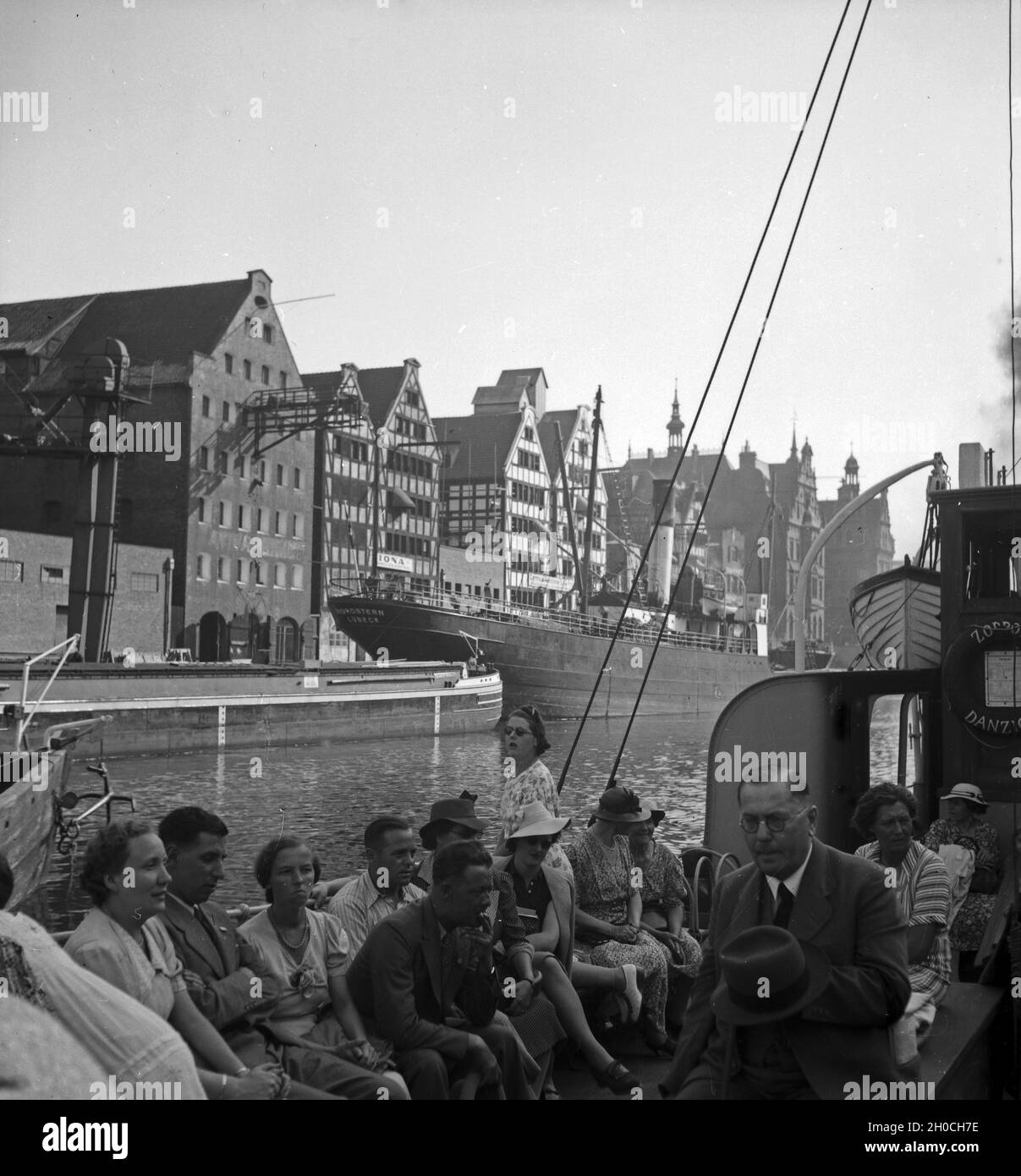 Impression aus der Freien Stadt Danzig, hier der Hafen, Deutschland 1930er Jahre. Impressione dalla città di Danzica, qui il porto, Germania anni trenta. Foto Stock