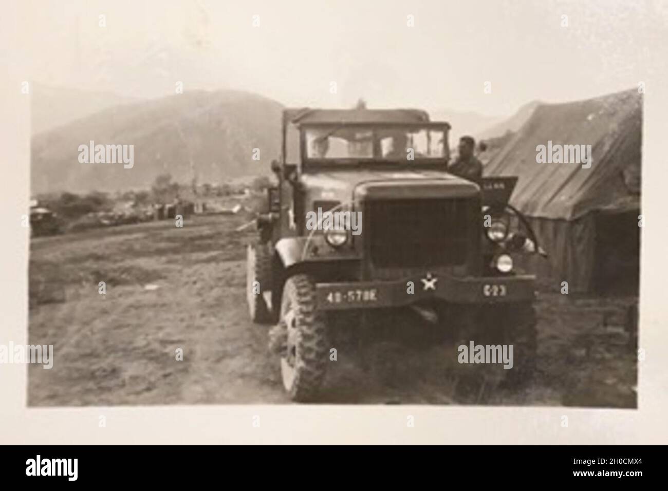 Foto dei camion da 5 tonnellate utilizzati nella Corea del Sud per operazioni di sgombero al Punch Bowl. La foto è stata scattata da Jim Peterson. Foto Stock