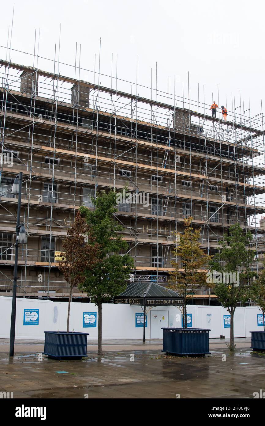 George Hotel (dove nacque la Rugby League), Huddersfield sotto impalcatura Foto Stock