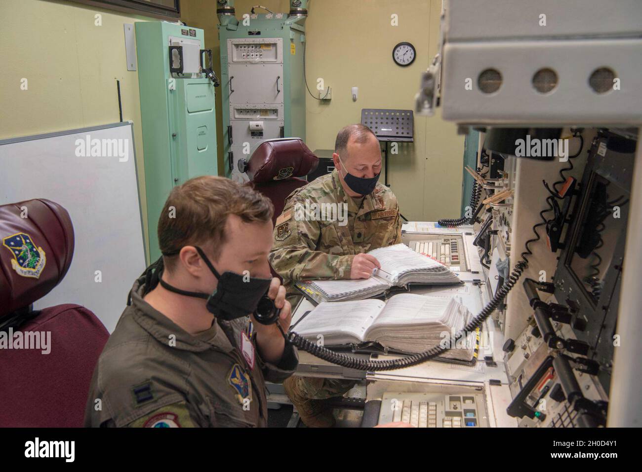 Il 28 gennaio 2021 Jaydee Burns, 91st Comandante del Gruppo operativo, si forma all'interno del formatore di procedure missilistiche presso la base militare Minot Air Force base, North Dakota. Dopo 15 anni di servizio attivo, Burns è passato al comando della riserva dell'aeronautica, poi tre anni più tardi è stato chiamato a riempire la posizione del vice comandante. Foto Stock