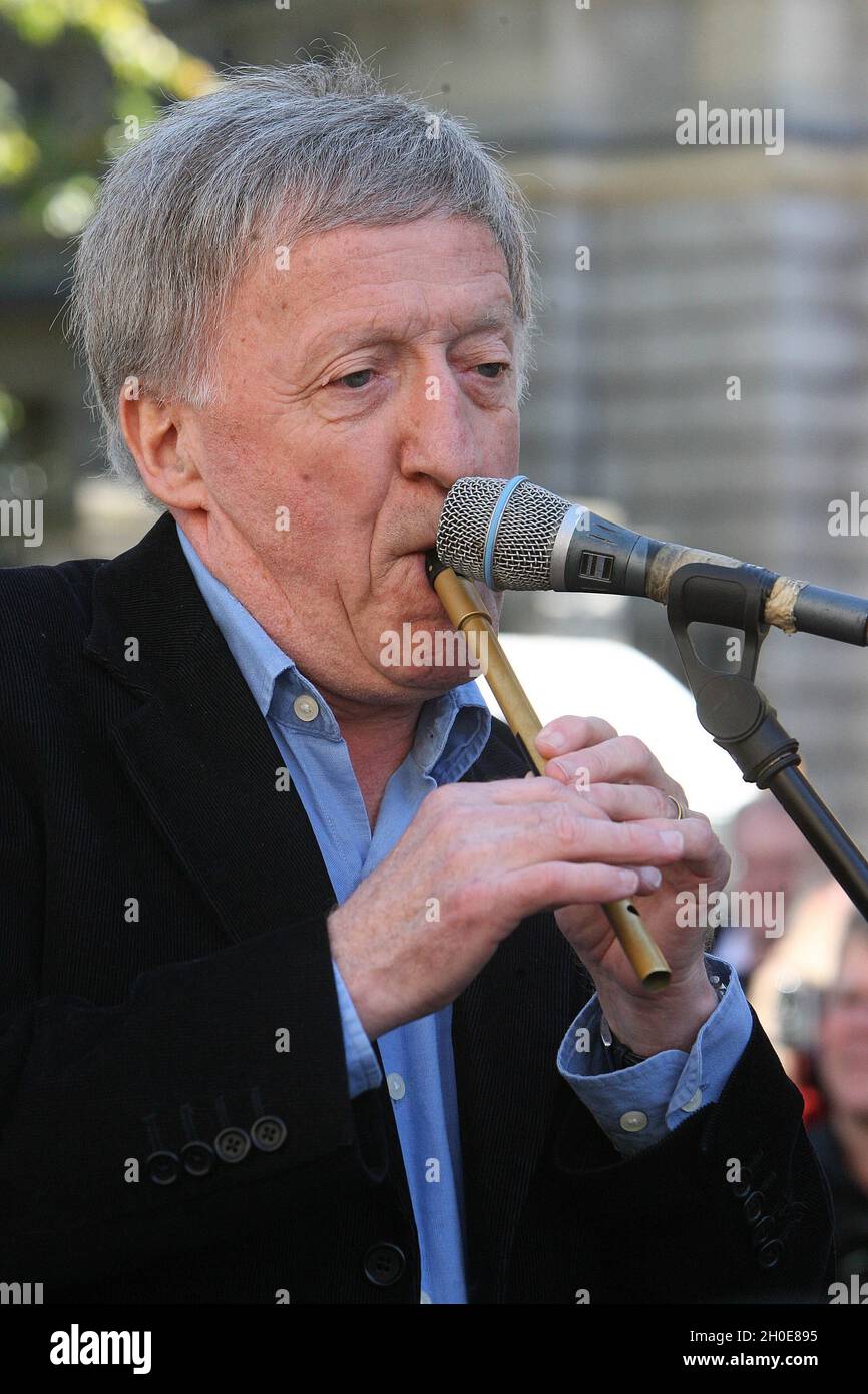 Foto di archivio del 22/9/2007 di Paddy Moloney, membro fondatore dei Chieftains, morto all'età di 83 anni. Il musicista di Dublino ha svolto un ruolo chiave nel rilancio della musica tradizionale folk irlandese. Data di emissione: Martedì 12 ottobre 2021. Foto Stock