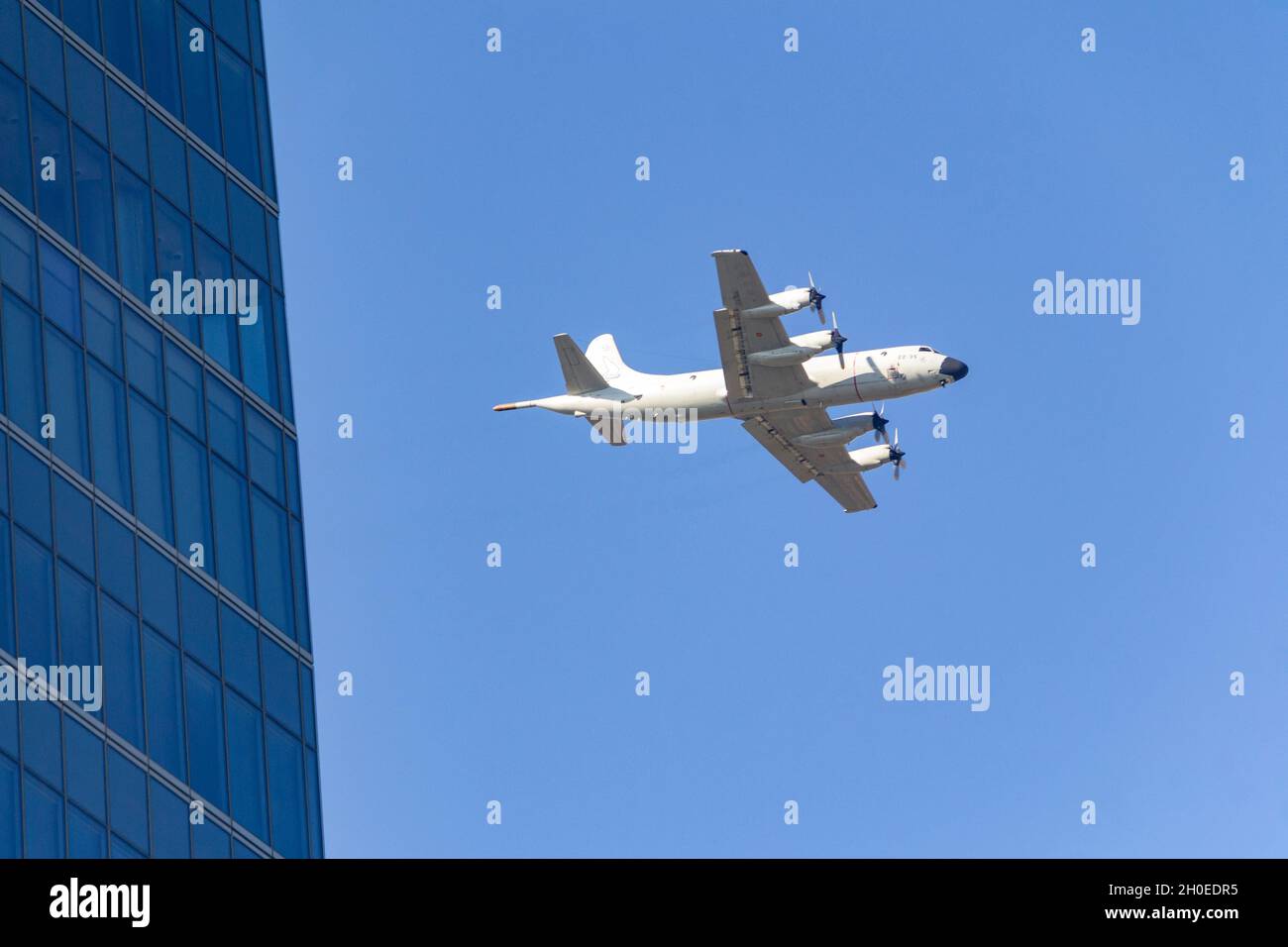 L'aereo dell'Aeronautica militare spagnola partecipa alla parata aerea per la Giornata Nazionale del 12 ottobre. In Europa. Elicotteri, idrovolanti, combattenti, a Foto Stock