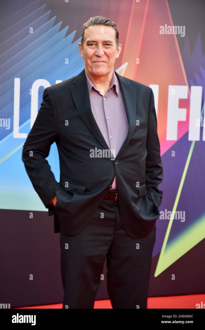 Londra, Regno Unito. Ciaran Hinds. 'Belfast' - American Airlines Gala, BFI London Film Festival, Royal Festival Hall, Southbank. Foto Stock