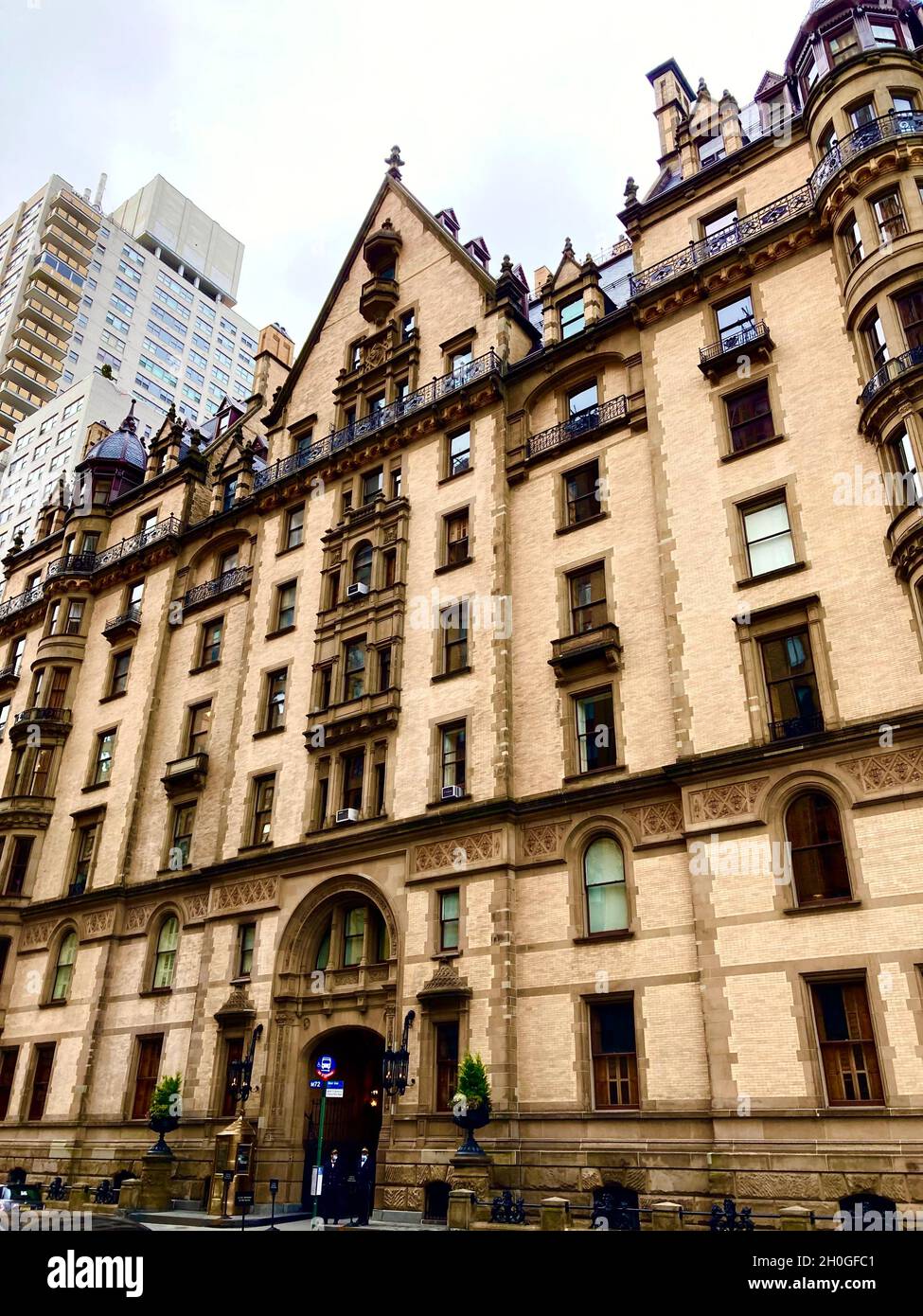 Dokota Building sulla 72nd Street e Central Park West dove John Lennon fu assassinato l'8 dicembre 1980 da Mark David Chapman Foto Stock