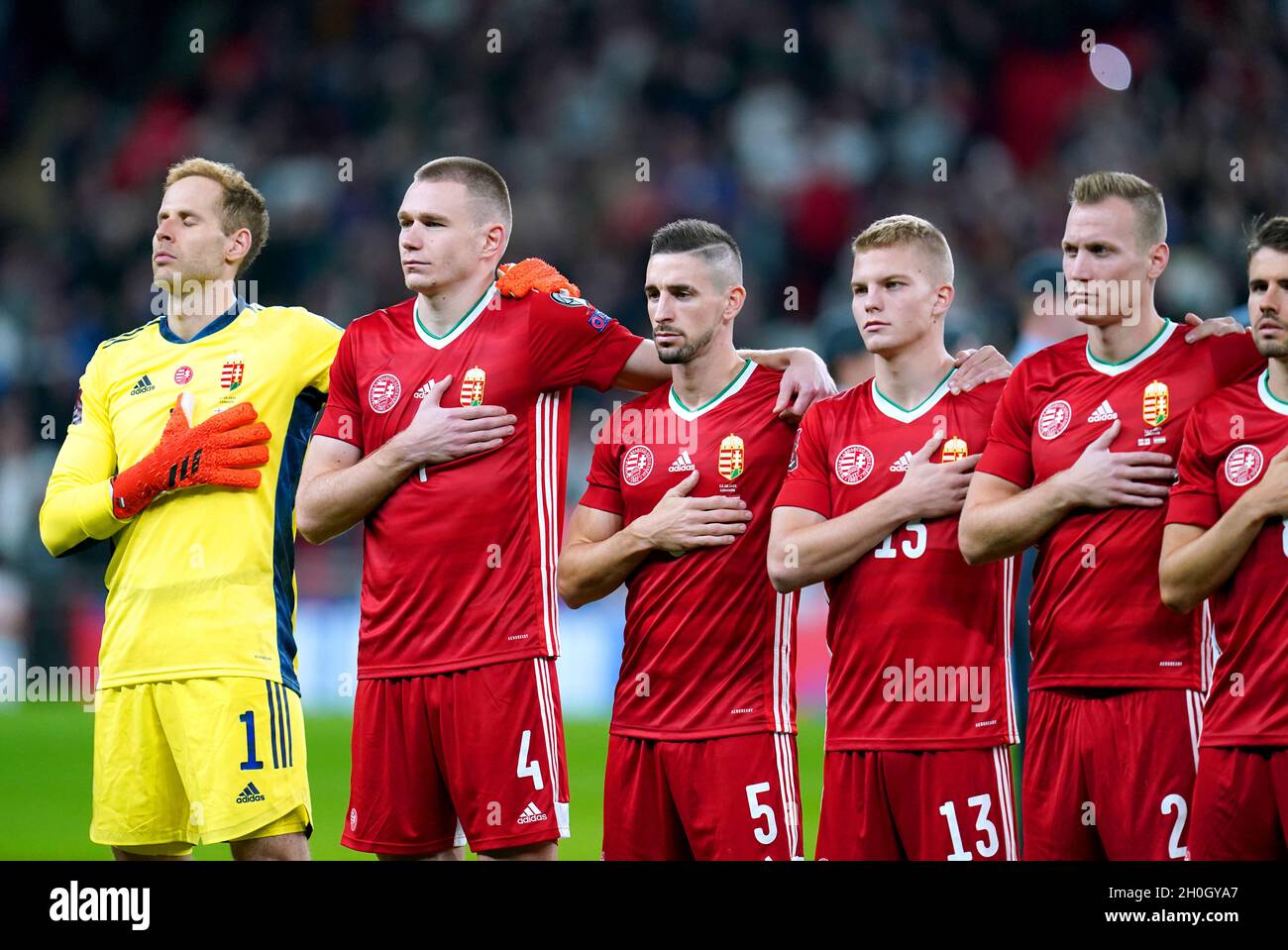 Il portiere ungherese Peter Gulacsi (a sinistra), Attila Szalai, Zsolt Nagy, Andras Schafer e Adam Lang davanti alla partita di qualificazione della Coppa del mondo FIFA al Wembley Stadium di Londra. Data foto: Martedì 12 ottobre 2021. Foto Stock