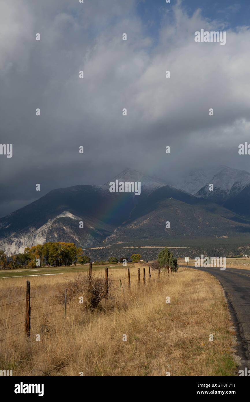 Montagna arcobaleno toccante Foto Stock