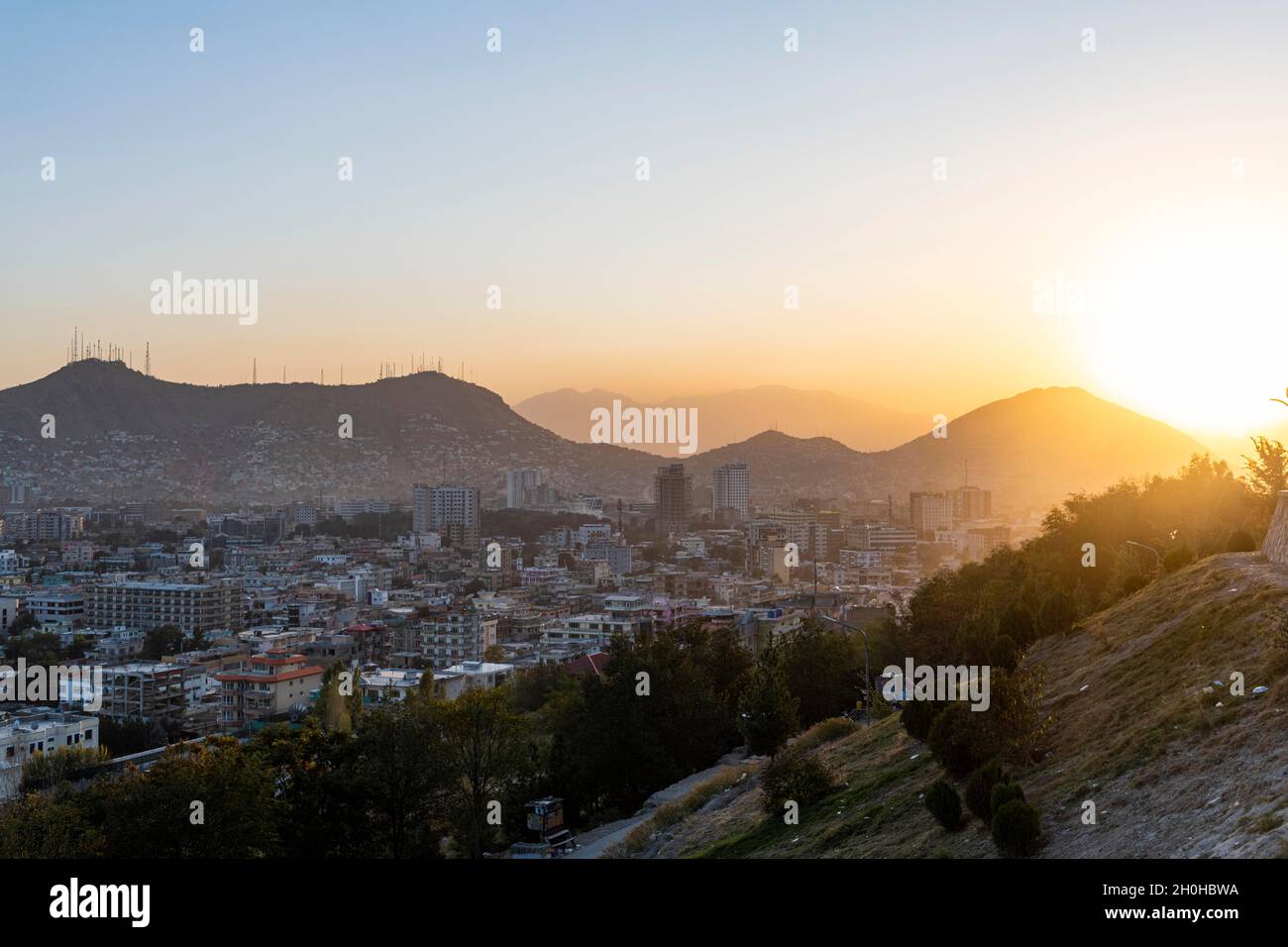 Vista su Kabul al tramonto, Afghanistan Foto Stock