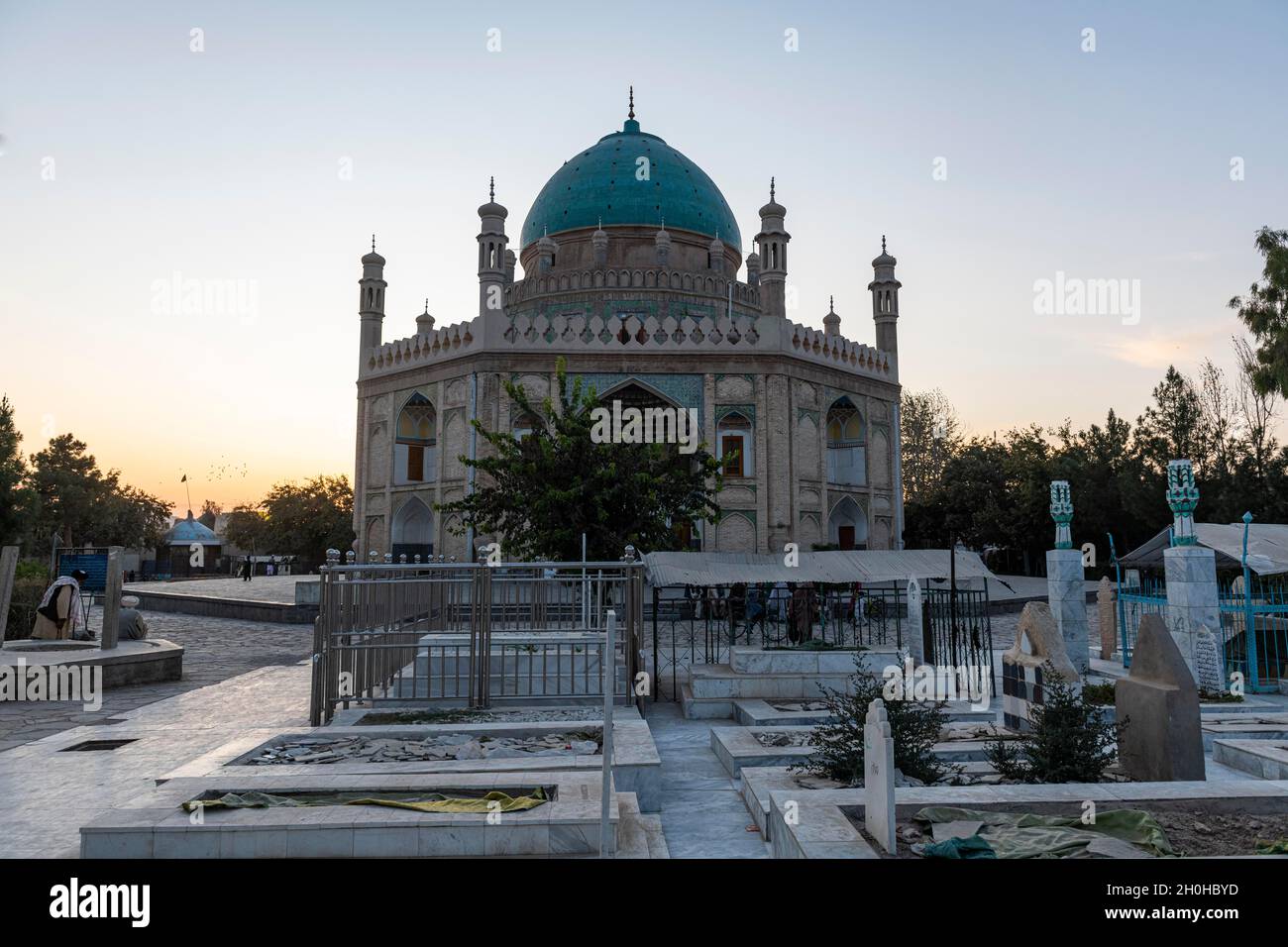Santuario del mantello, Ahmad Shah Durrani mausoleo al tramonto, Kandahar, Afghanistan Foto Stock