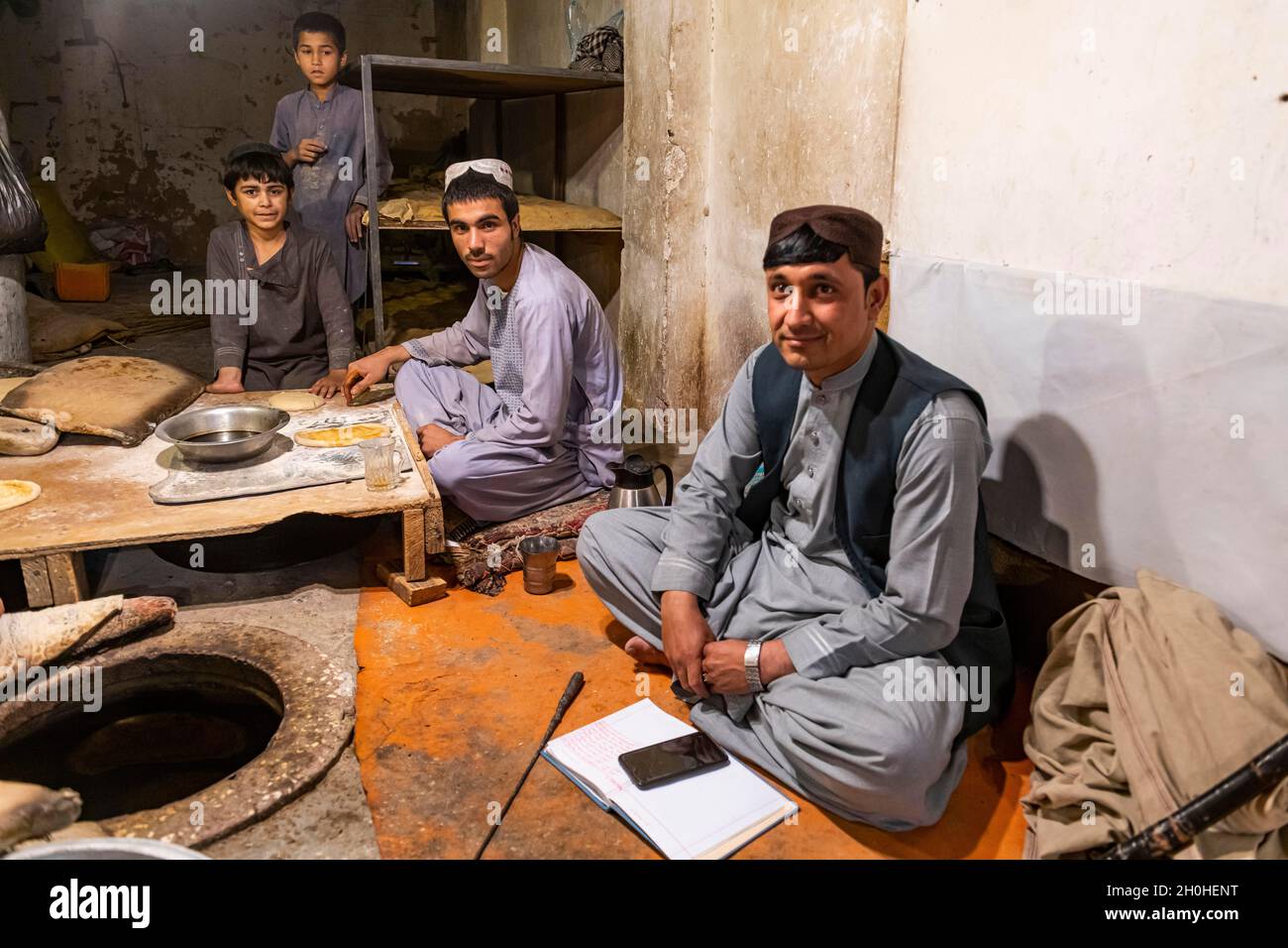Panetteria tradizionale locale, Kandahar, Afghanistan Foto Stock