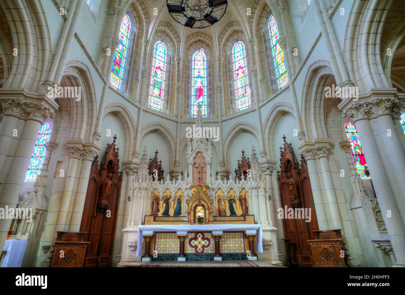 Altare, sala del coro, Eglise Saint Pierre en Broceliande de Bedee, Bedee, Ille-et-Vilaine, Francia Foto Stock