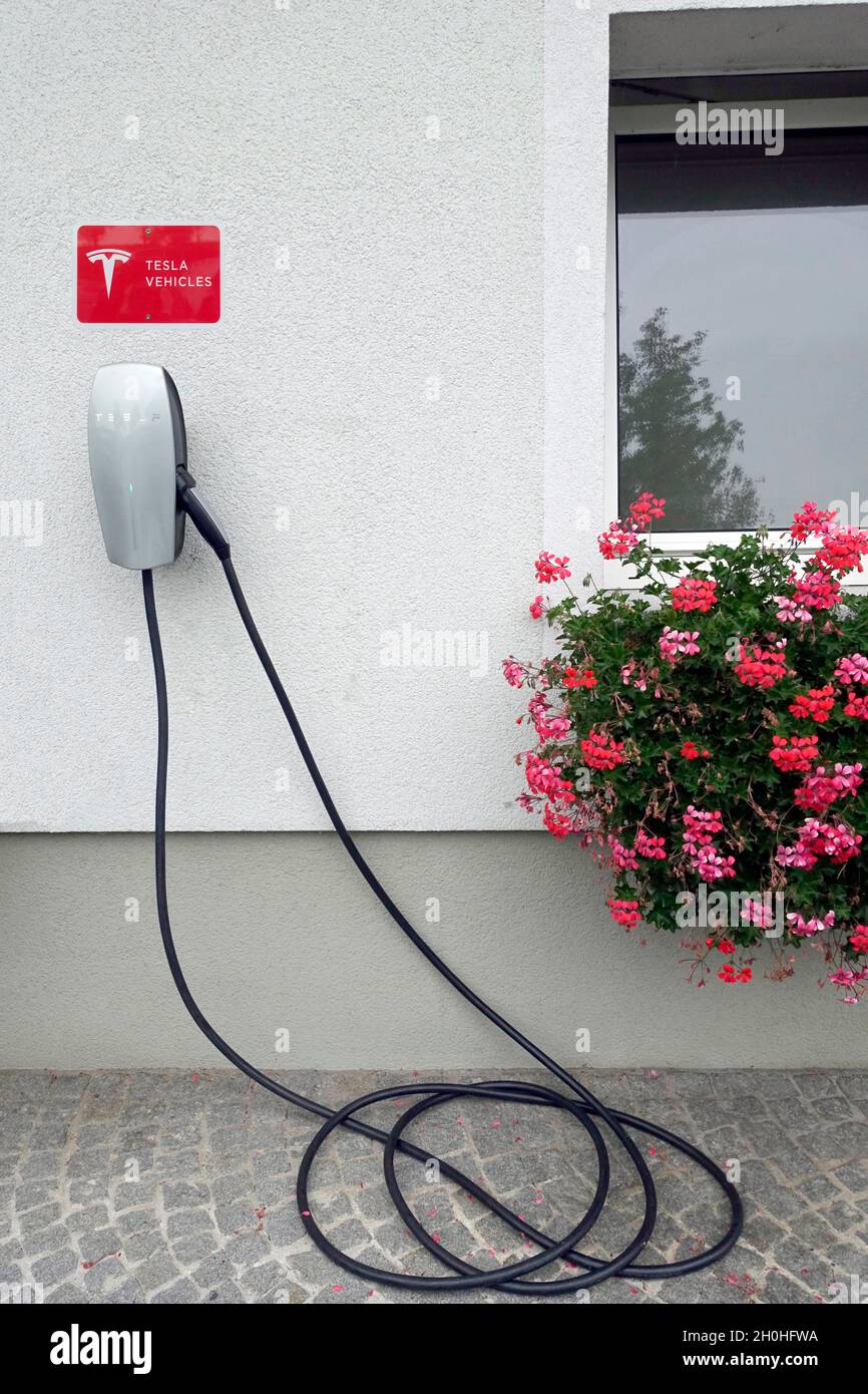 Stazione di ricarica elettrica per veicoli Tesla, Achleiten, Austria superiore, Austria Foto Stock