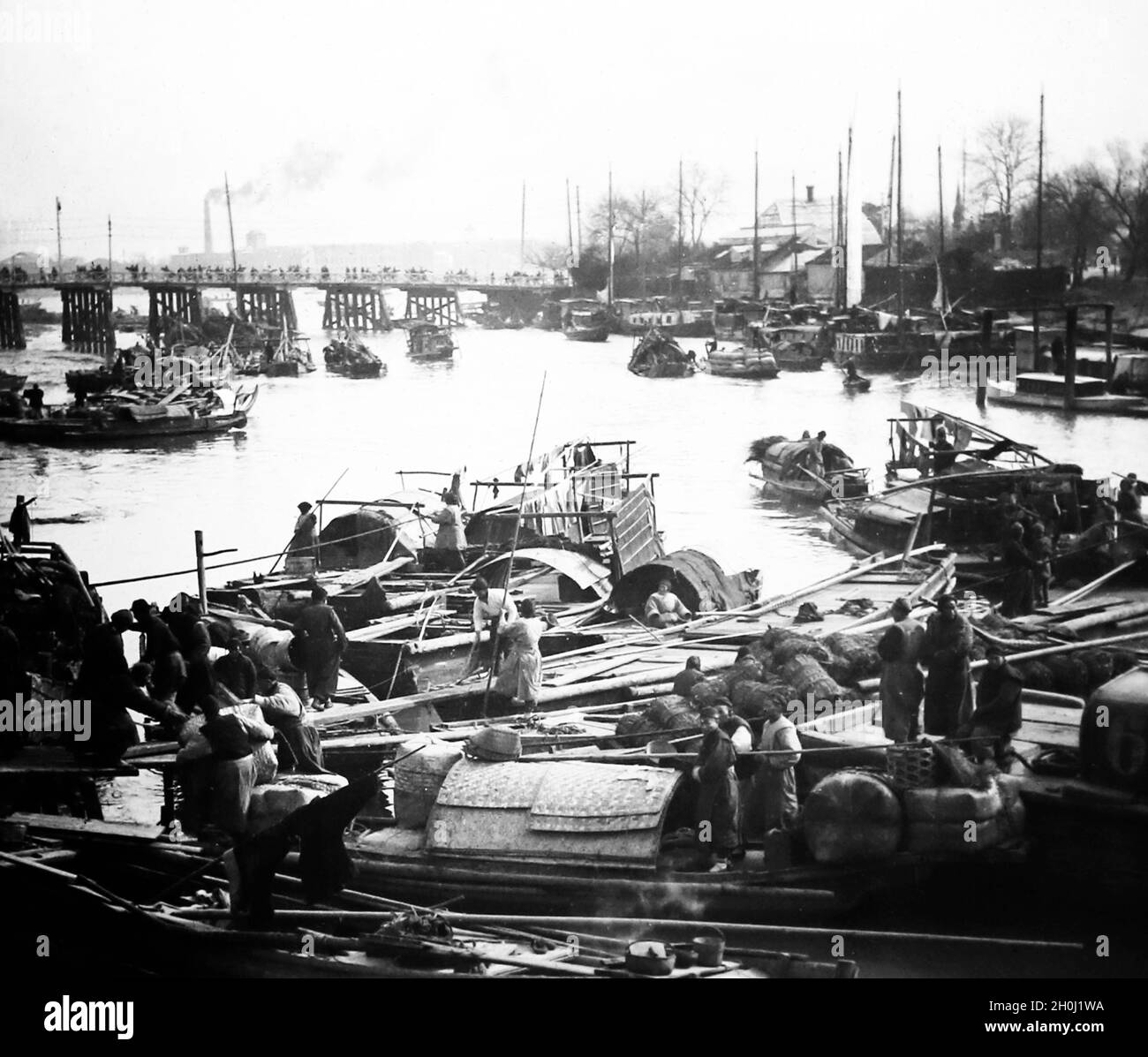Scena del fiume occupato, Cina, periodo vittoriano Foto Stock