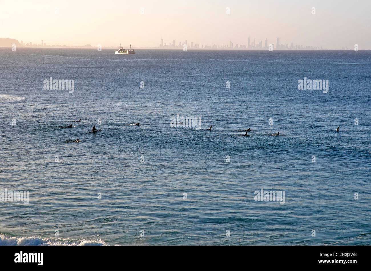 Surfers a Coolangatta Foto Stock