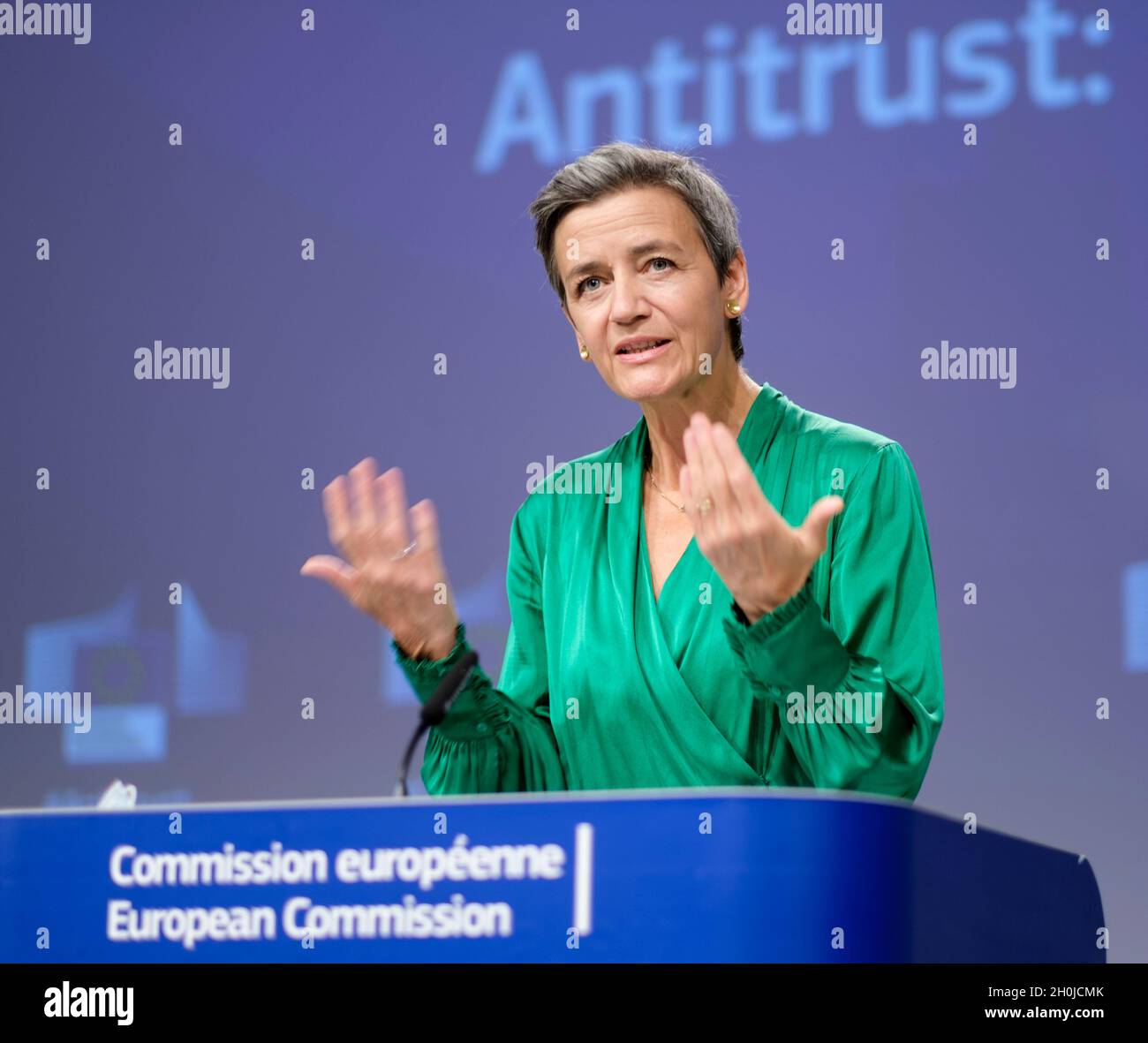 Belgio, Bruxelles, 8 luglio 2021: Il Commissario europeo Margethe Vestager partecipa a una conferenza stampa, annunciando che la Commissione europea ha lo è Foto Stock